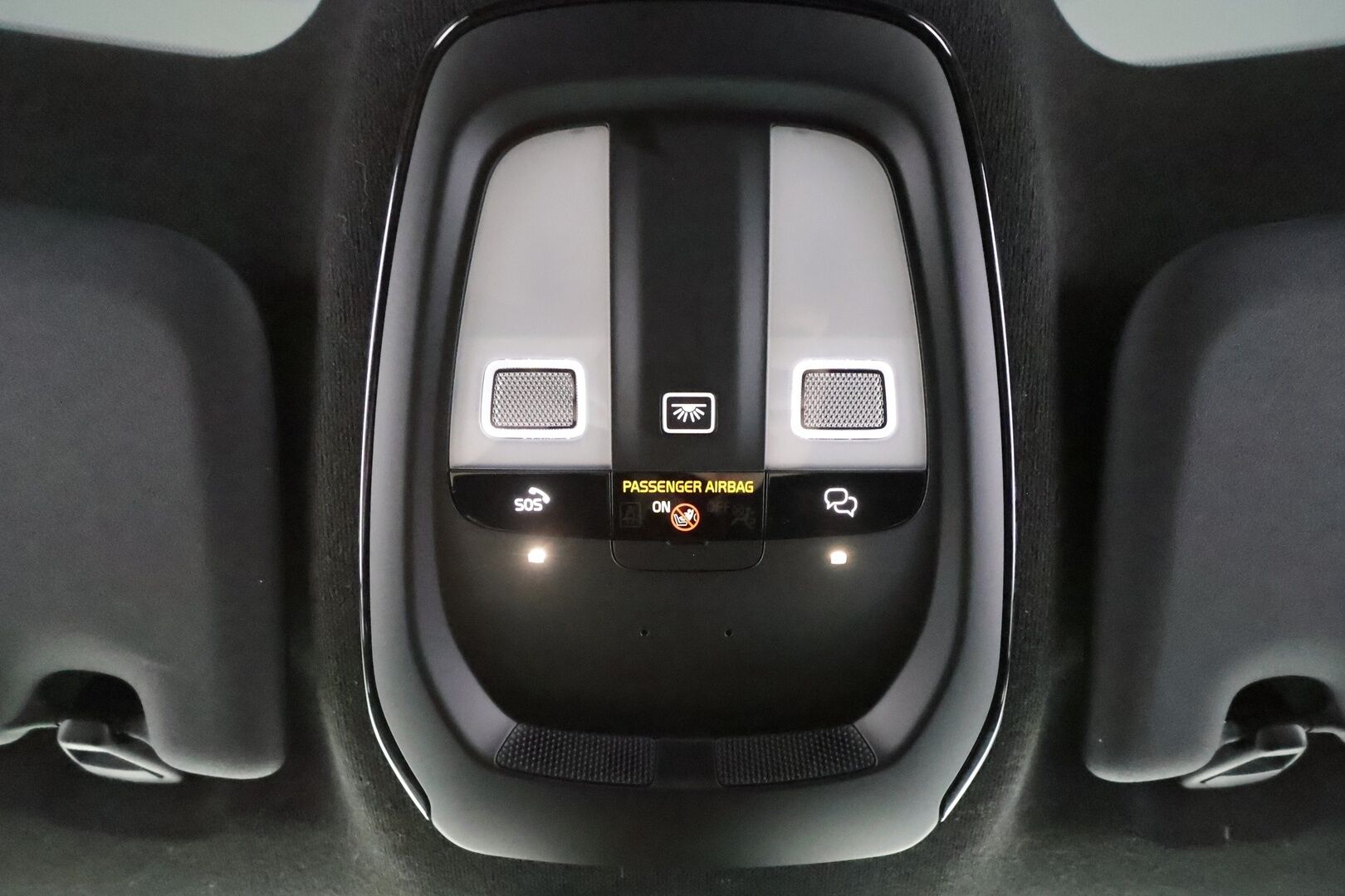 Volvo C40 2023 Recharge Twin Motor Ultimate - | ACC | ILP | Koukku | Harman/Kardon | 360° | Muistipenkki | Lasikatto | Keyless | Sporttipenkit | BLIS | Pilot assist | Merkkihuollot | ALV | 