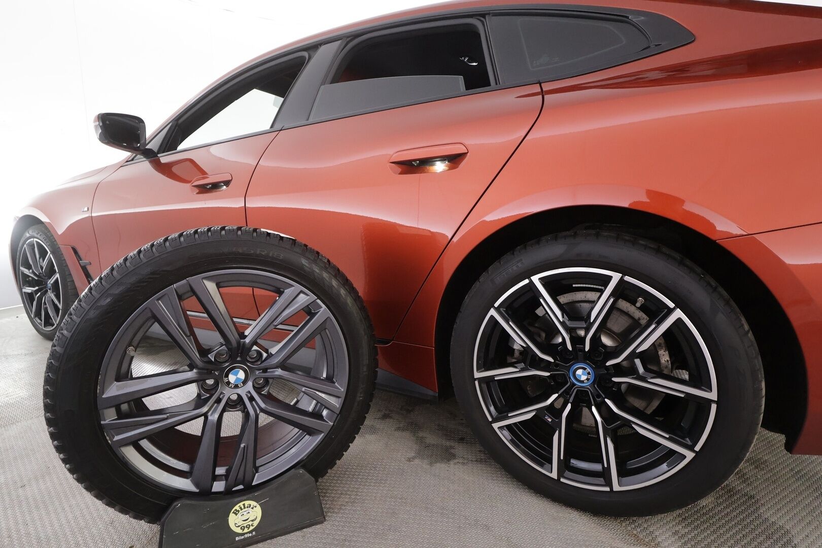 BMW I4 2023 Edrive 40 Charged  M-Sport - | ACC | Lisälämmitin | Koukku | HUD | Widescreen |  H/K | LED | 360-kamera | Sporttinahat | Apple&Android | Merkkihuollettu | Kahdet Renkaat |