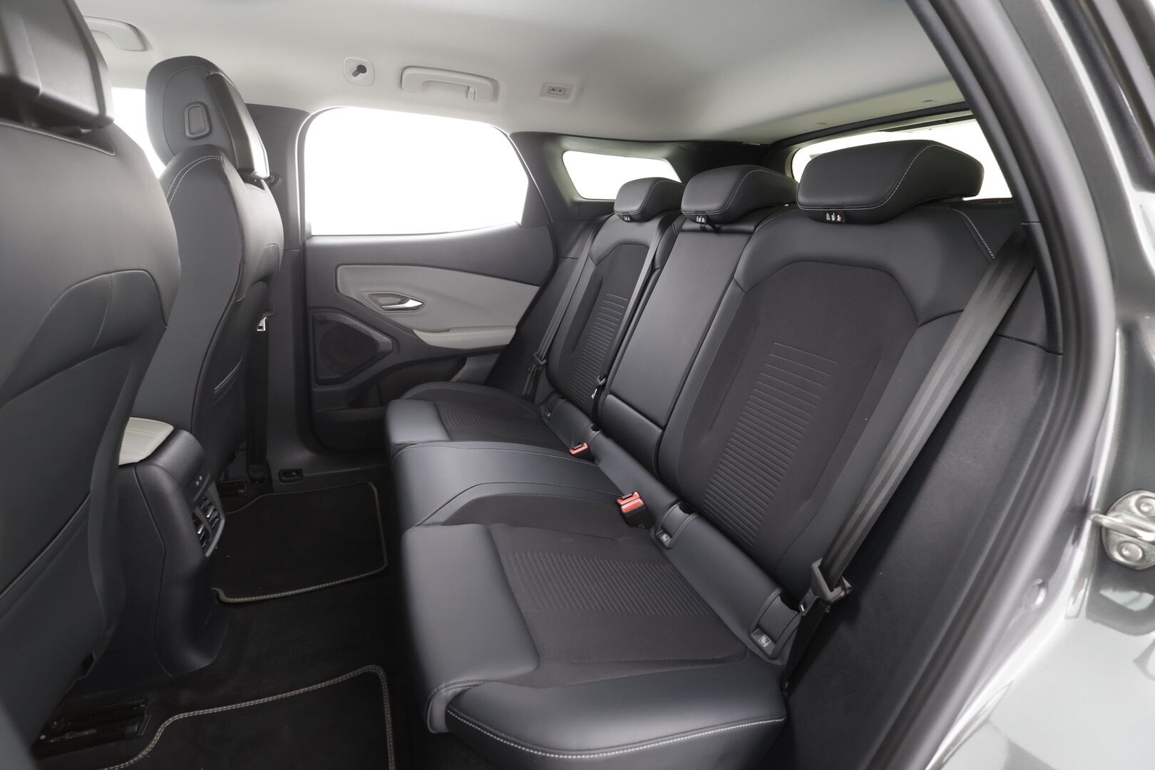 FORD EXPLORER 2025 RWD Extended Range - | ACC | ILP | Muistipenkit | Sporttipenkit | Puolinahat | P.kamera | Keyless | Kaistavahti | Akuston esilämmitys | BSM | RCTA | Navi |   
