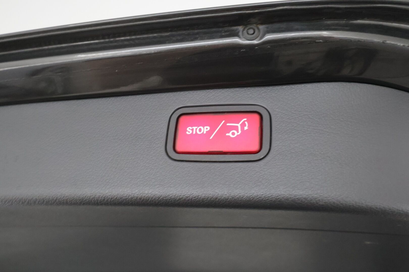 Mercedes-Benz C 2023 300 e T A Business Avantgarde - | Distronic+ | Koukku | High Performance LED | Burmester | P.kamera | Osasähköt puolinahoilla | Apple&Android | Kahdet Renkaat | Koti&Kauppalaturi |