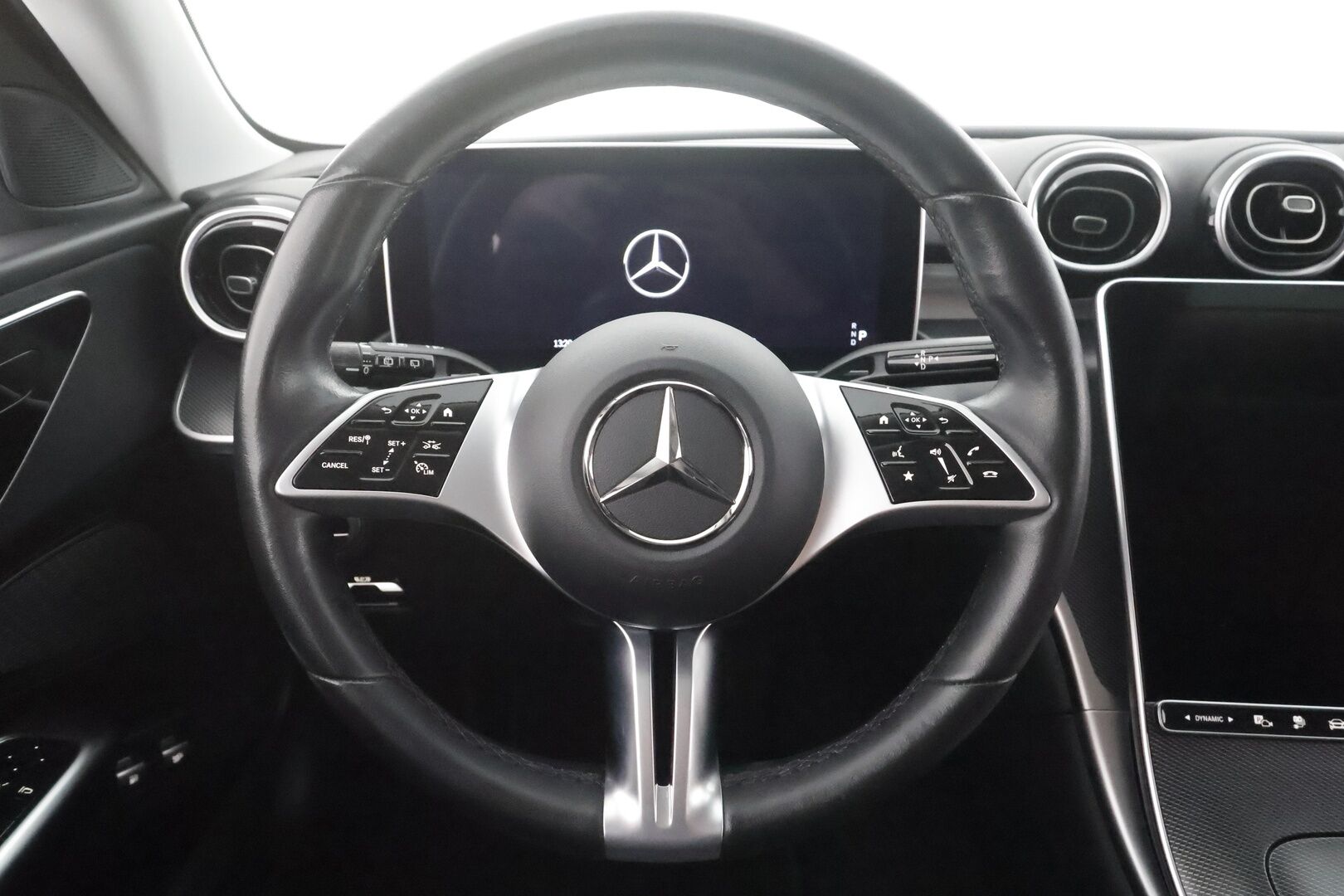 Mercedes-Benz C 2023 300 e T A Business Avantgarde - | Distronic+ | Koukku | High Performance LED | Burmester | P.kamera | Osasähköt puolinahoilla | Apple&Android | Kahdet Renkaat | Koti&Kauppalaturi |