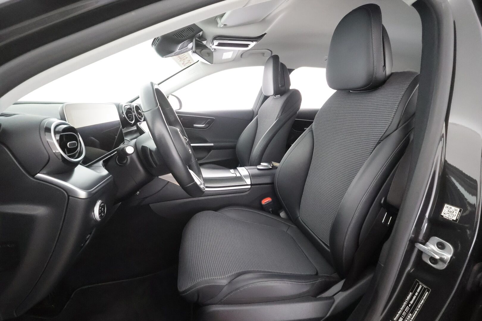 Mercedes-Benz C 2023 300 e T A Business Avantgarde - | Distronic+ | Koukku | High Performance LED | Burmester | P.kamera | Osasähköt puolinahoilla | Apple&Android | Kahdet Renkaat | Koti&Kauppalaturi |