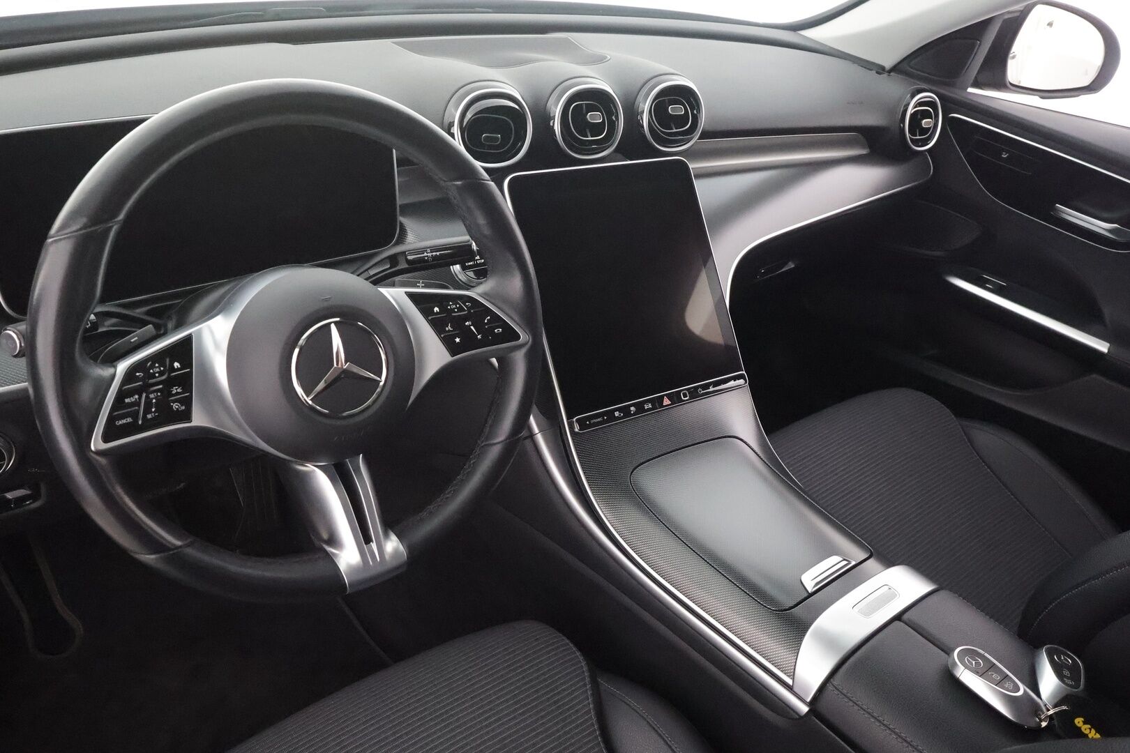 Mercedes-Benz C 2023 300 e T A Business Avantgarde - | Distronic+ | Koukku | High Performance LED | Burmester | P.kamera | Osasähköt puolinahoilla | Apple&Android | Kahdet Renkaat | Koti&Kauppalaturi |