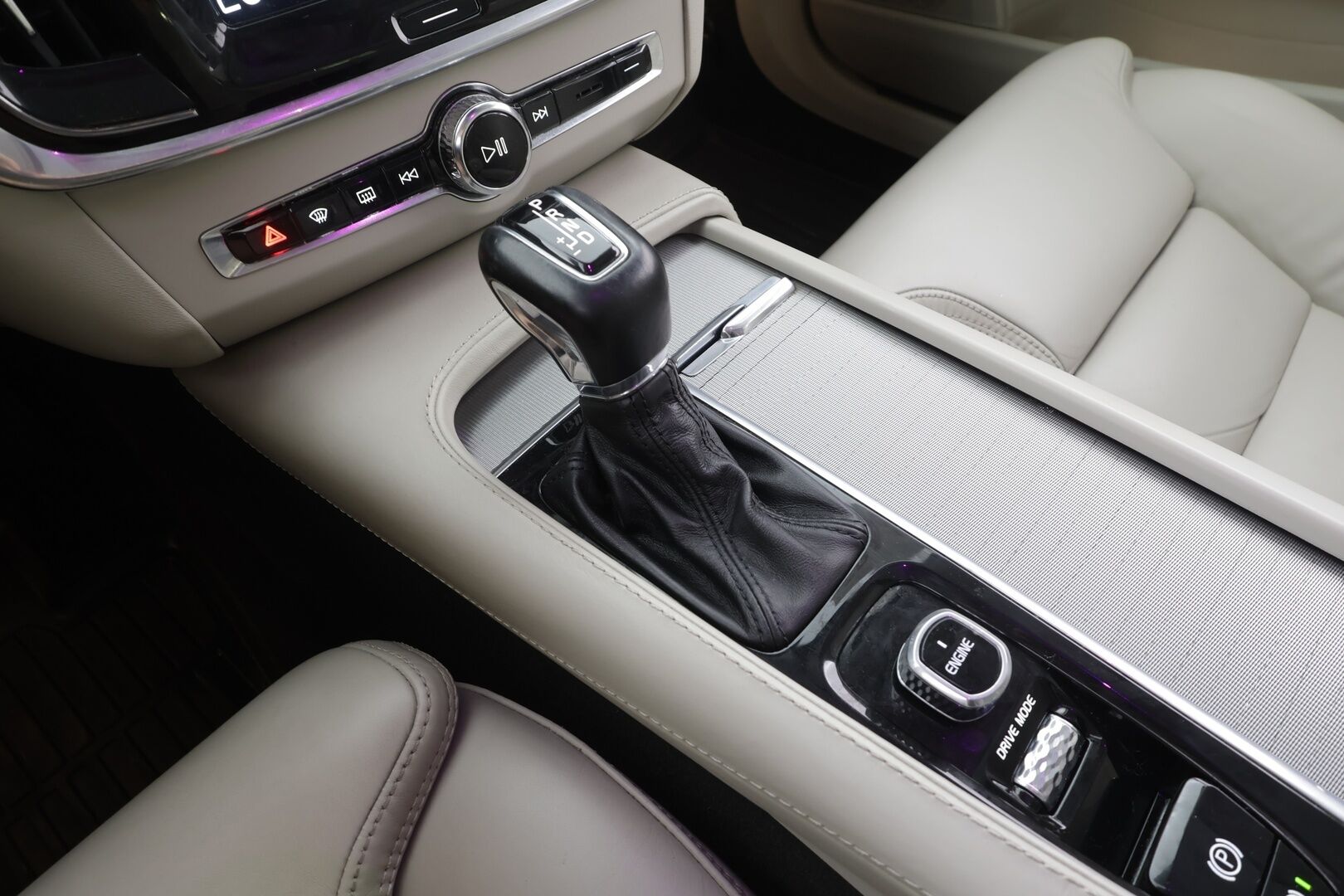 Volvo S90 2017 T6 AWD Inscription Pro - | ACC | Webasto | Koukku | HUD | B&O | Muistipenkit | Kattoluukku | Sporttinahat | Full-LED | 360-Kamera | Keyless | Kahdet Renkaat |