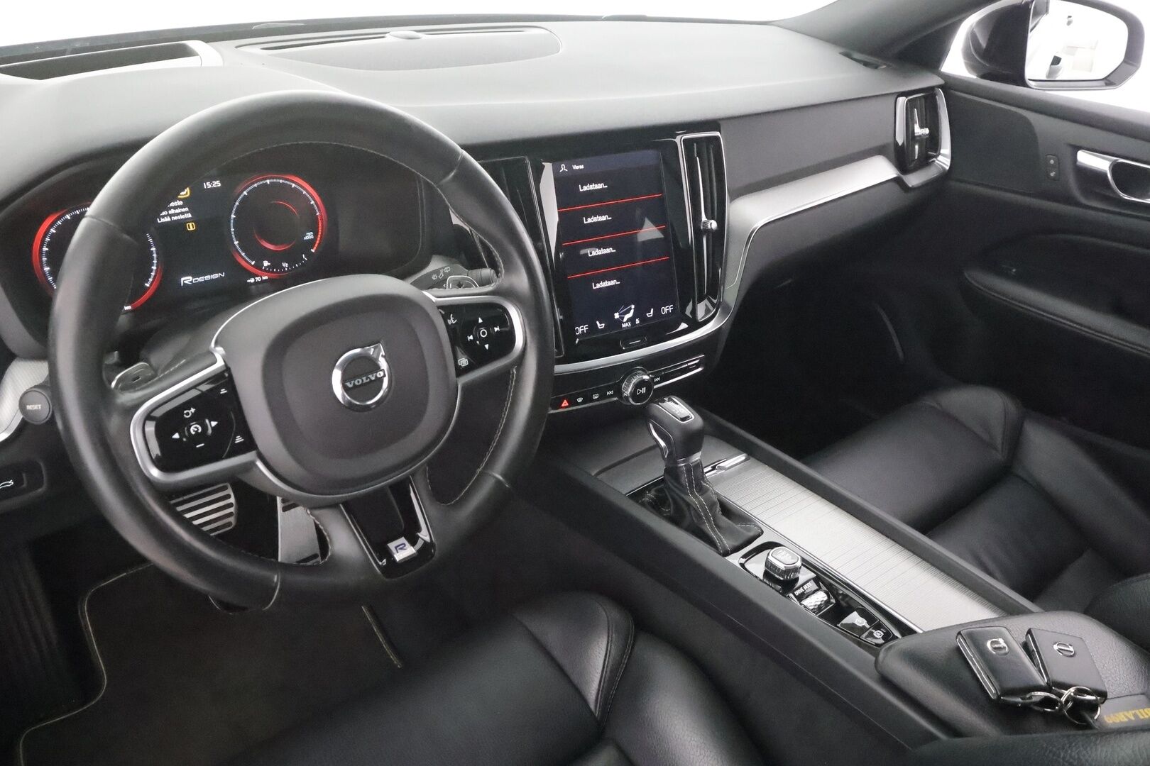 Volvo V60 2020 T5 AWD R-Design - | ACC | Styling Kit | Webasto | 360° | HUD | Sporttinahat | Panorama | Muistipenkki | Koukku | Pilot Assist | BLIS | Keyless | Full-LED | 