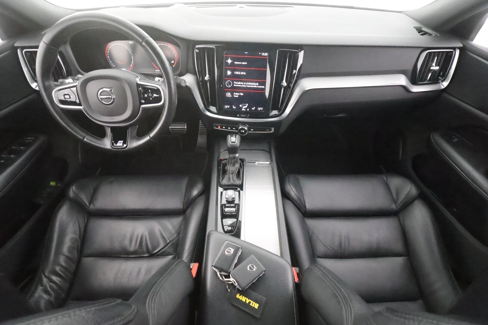 Volvo V60 2020 T5 AWD R-Design - | ACC | Styling Kit | Webasto | 360° | HUD | Sporttinahat | Panorama | Muistipenkki | Koukku | Pilot Assist | BLIS | Keyless | Full-LED | 