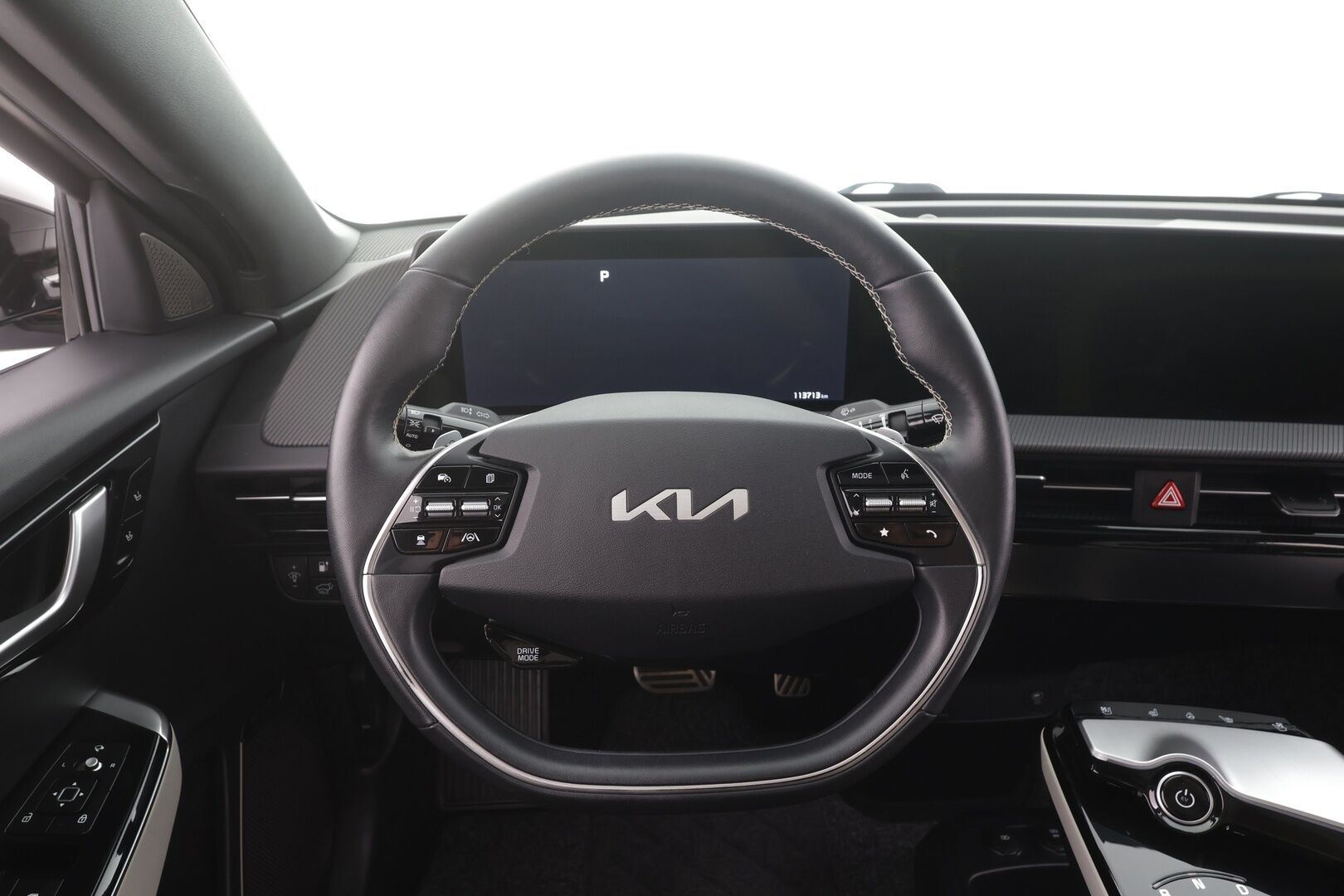 KIA EV6 2022 GT-Line AWD 77 kWh 325 hv - | HUD | ILP | ACC | Meridian | Ilmastoitu Muistipenkki | 360 | Lasikattoluukku | LED | Navi | Kaistavahti | Katveavustin | Keyless | Kahdet renkaat | Merkkihuollot |