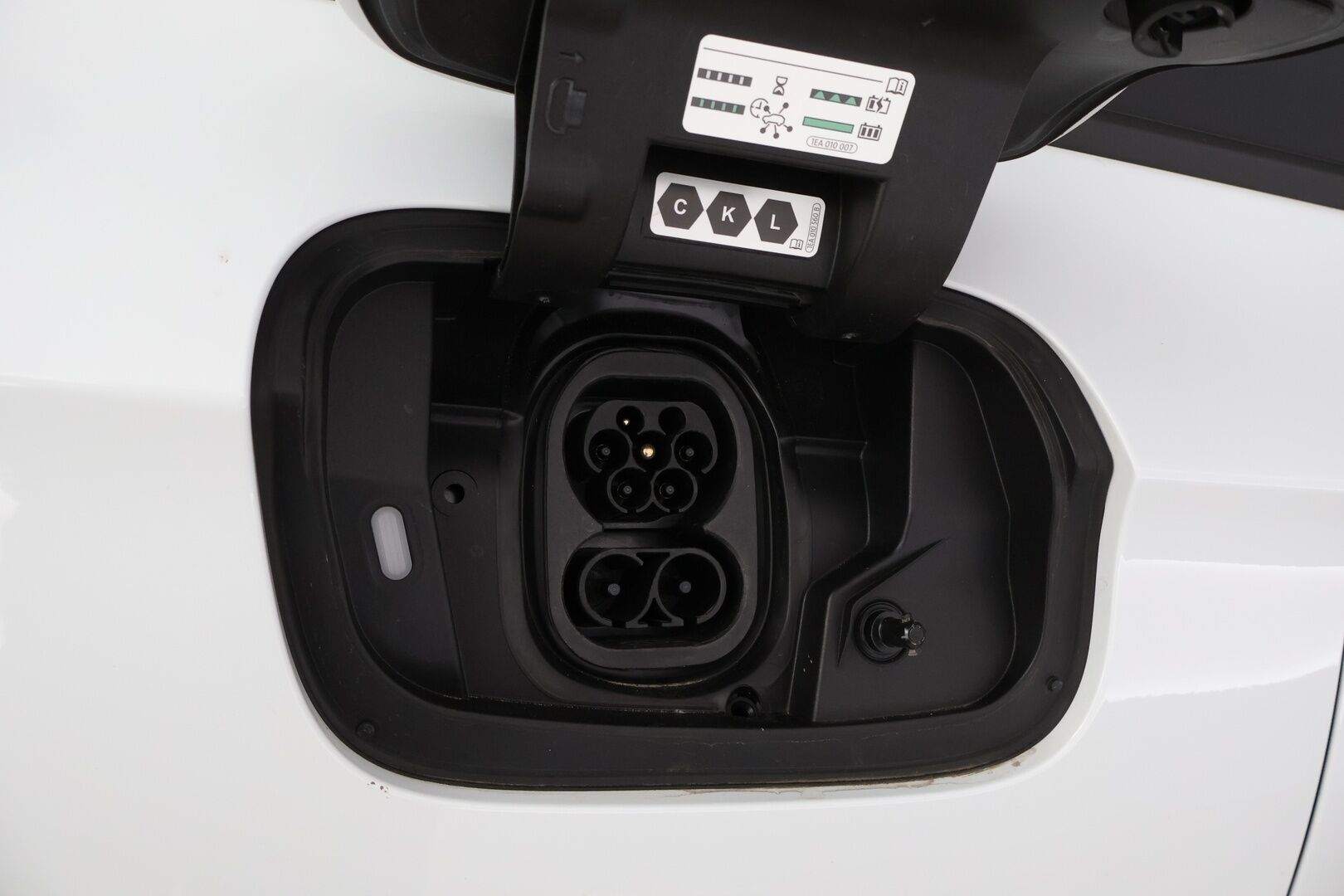 Volkswagen ID.7 2024 Tourer GTX 4MOTION 250 kW Akku 86 kWh - Lämpöpumppu | Vetokoukku | ACC | iQ Matrix LED | HUD | 360-Kamera   | Ratinlämmitys | KeylessGo | Travel Assist | 2x Renkaat Aluvantein!