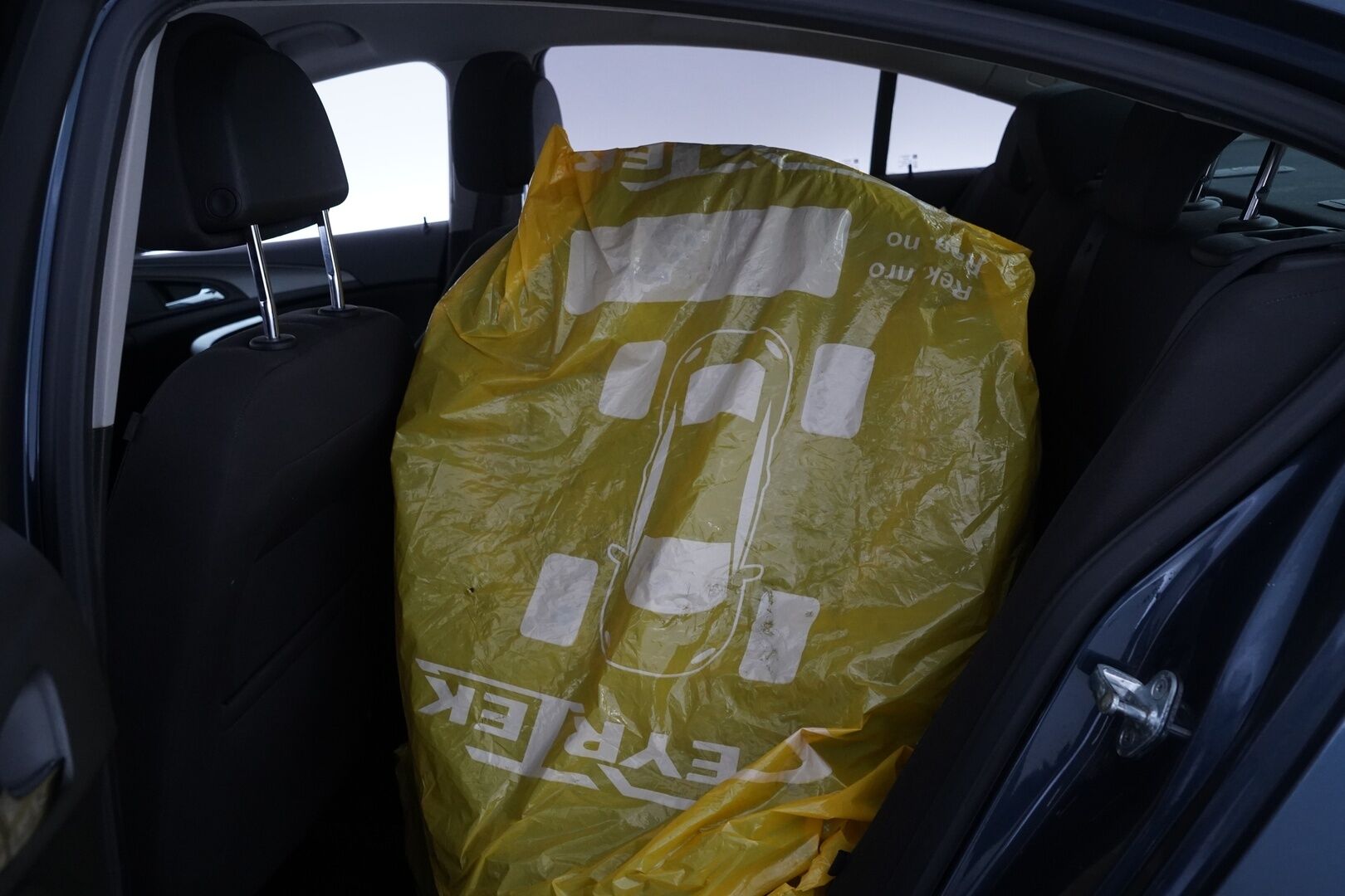 Opel Insignia 2009 4-ov Edition 2,0 CDTi Ecotec 96kW/130hv A6 BL - *MYYDÄÄN HUUTOKAUPAT.COM SIVUSTOLLA!*