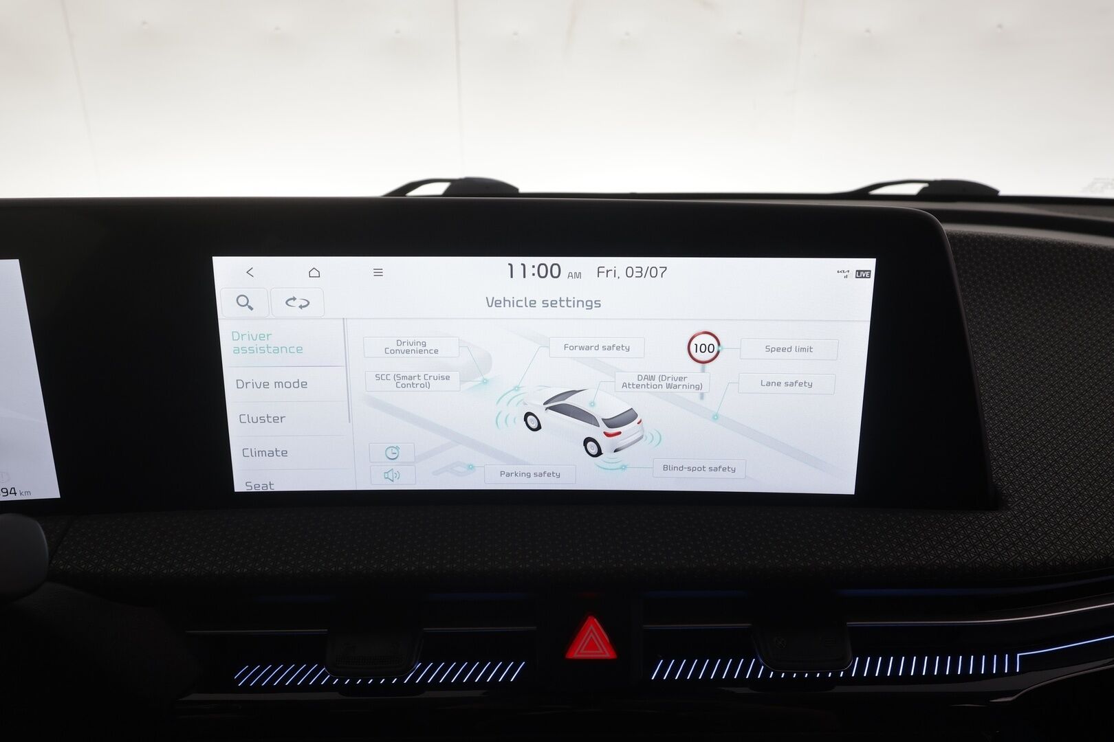 KIA EV6 2023 AWD 77 kWh 325 hv - | ACC | ILP | Koukku | Ilmastoidut nahat | Muistipenkki | 360° | HDA | Ambient | Keyless | Sähk. takaluukku | 2x renkaat aluin | ALV | 