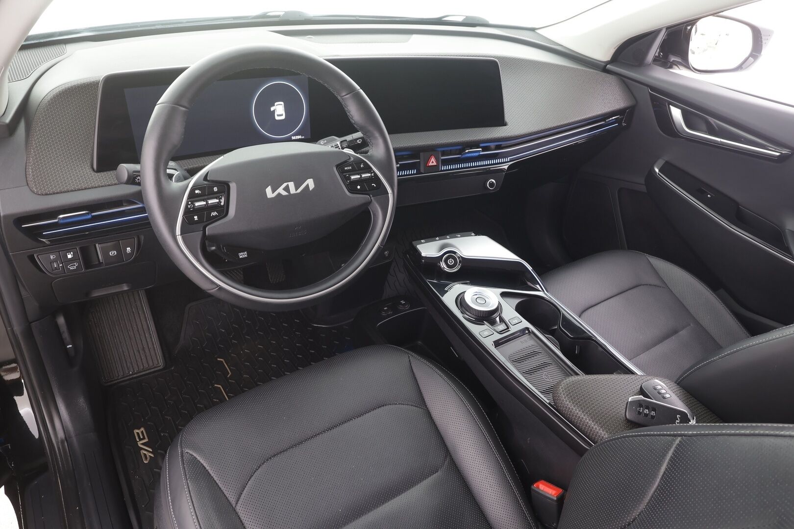 KIA EV6 2023 AWD 77 kWh 325 hv - | ACC | ILP | Koukku | Ilmastoidut nahat | Muistipenkki | 360° | HDA | Ambient | Keyless | Sähk. takaluukku | 2x renkaat aluin | ALV | 