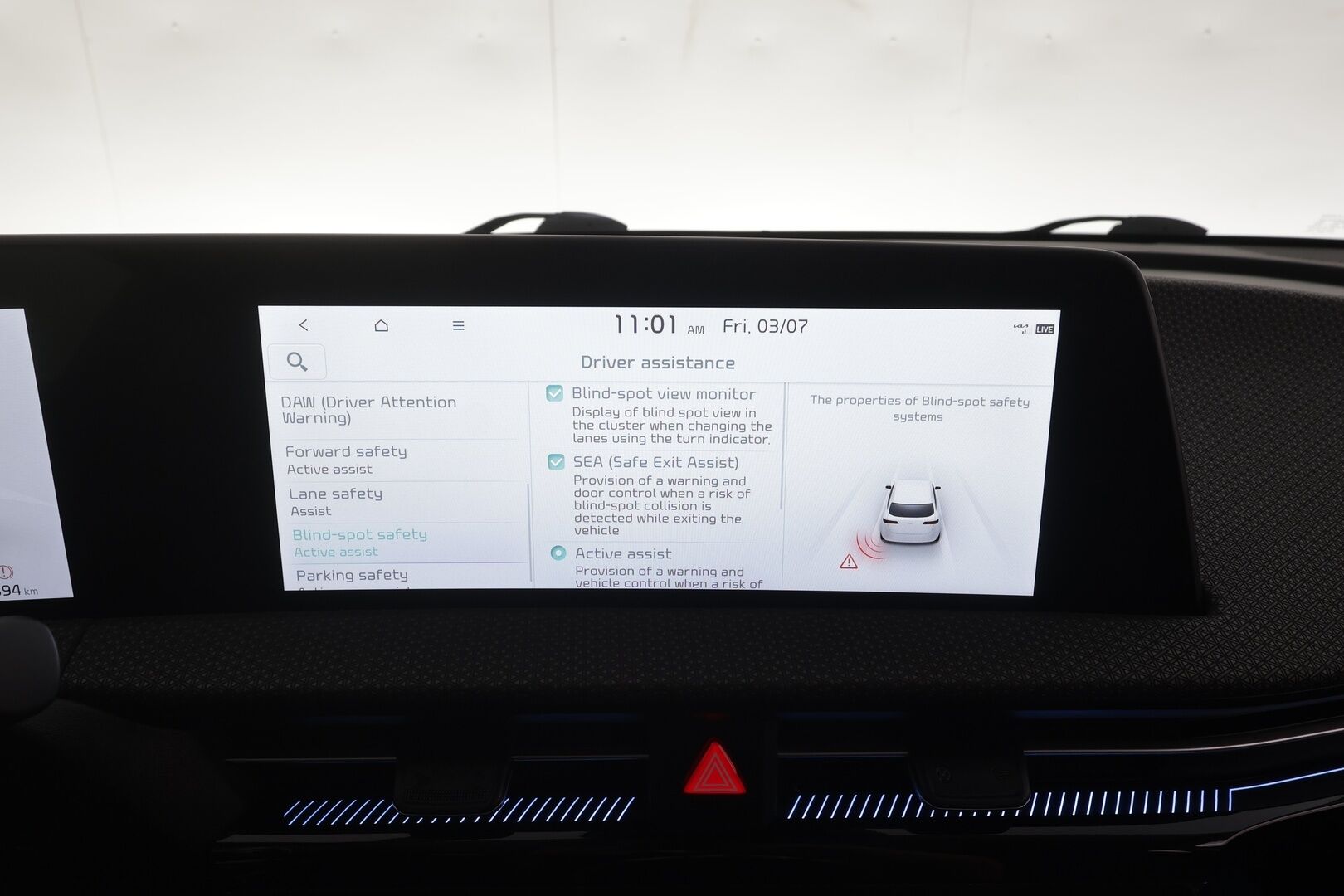 KIA EV6 2023 AWD 77 kWh 325 hv - | ACC | ILP | Koukku | Ilmastoidut nahat | Muistipenkki | 360° | HDA | Ambient | Keyless | Sähk. takaluukku | 2x renkaat aluin | ALV | 