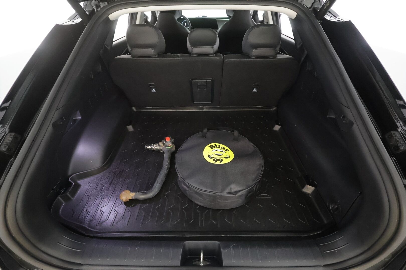KIA EV6 2023 AWD 77 kWh 325 hv - | ACC | ILP | Koukku | Ilmastoidut nahat | Muistipenkki | 360° | HDA | Ambient | Keyless | Sähk. takaluukku | 2x renkaat aluin | ALV | 