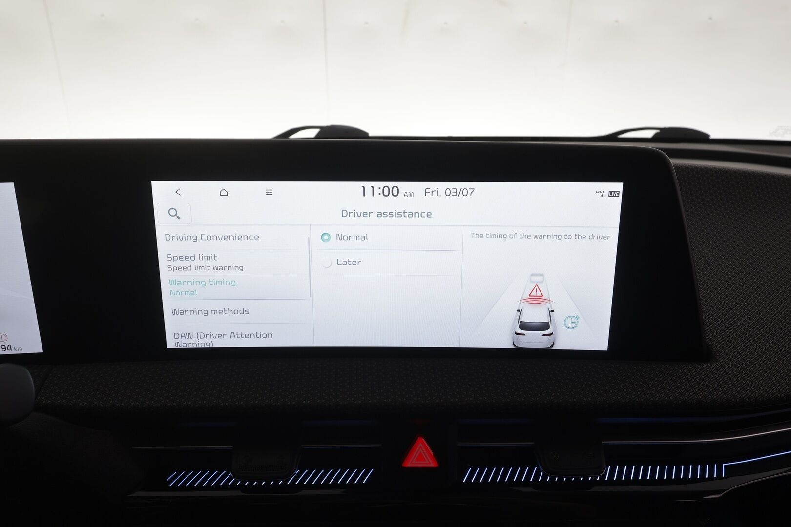 KIA EV6 2023 AWD 77 kWh 325 hv - | ACC | ILP | Koukku | Ilmastoidut nahat | Muistipenkki | 360° | HDA | Ambient | Keyless | Sähk. takaluukku | 2x renkaat aluin | ALV | 