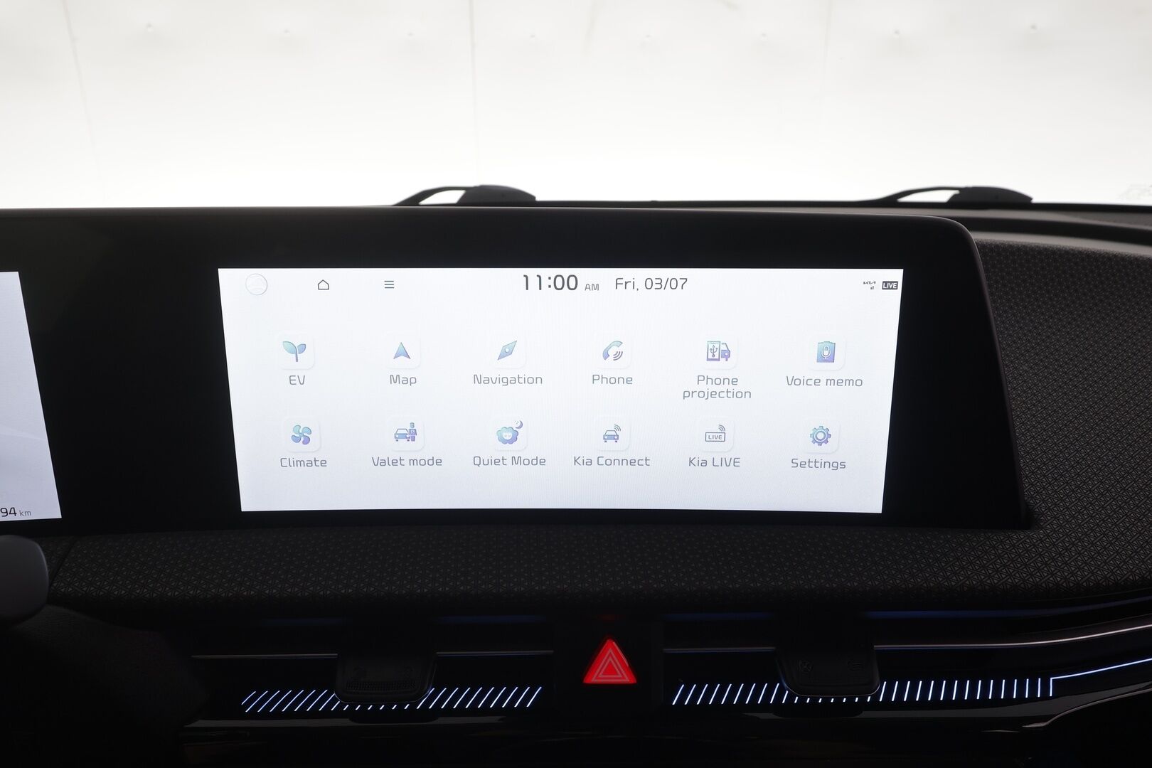KIA EV6 2023 AWD 77 kWh 325 hv - | ACC | ILP | Koukku | Ilmastoidut nahat | Muistipenkki | 360° | HDA | Ambient | Keyless | Sähk. takaluukku | 2x renkaat aluin | ALV | 