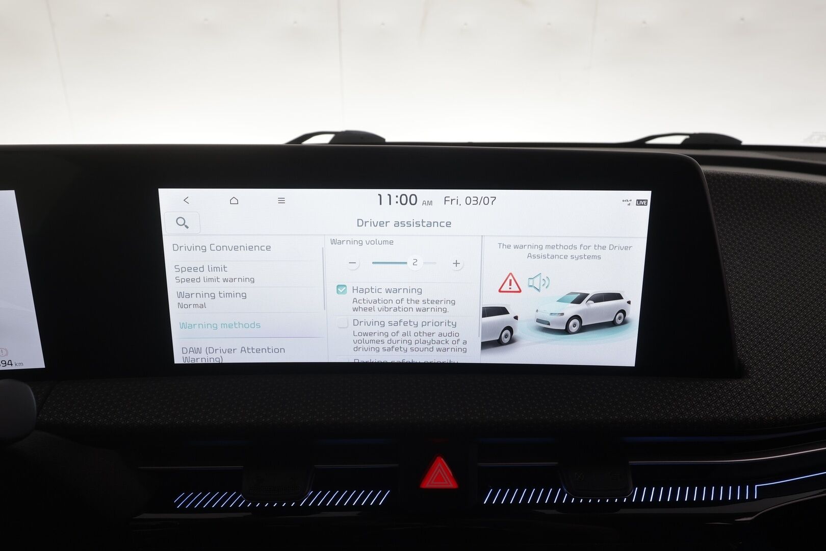 KIA EV6 2023 AWD 77 kWh 325 hv - | ACC | ILP | Koukku | Ilmastoidut nahat | Muistipenkki | 360° | HDA | Ambient | Keyless | Sähk. takaluukku | 2x renkaat aluin | ALV | 