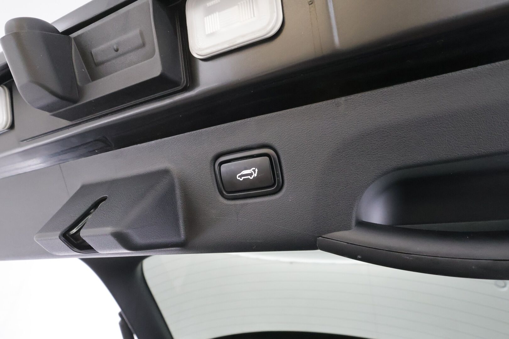 KIA EV6 2023 AWD 77 kWh 325 hv - | ACC | ILP | Koukku | Ilmastoidut nahat | Muistipenkki | 360° | HDA | Ambient | Keyless | Sähk. takaluukku | 2x renkaat aluin | ALV | 