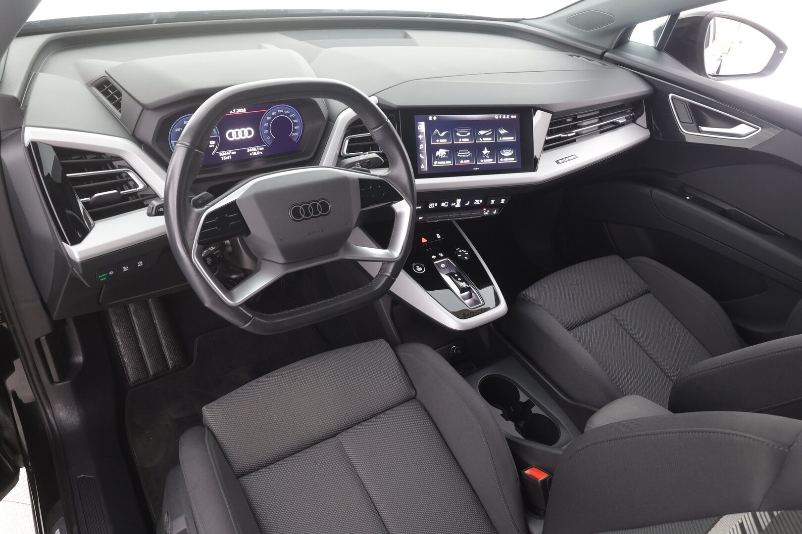 AUDI Q4 E-TRON 2024 50 e-tron quattro Sportback - | ILP | Koukku | ACC | Matrix-LED | P.Kamera | Sporttipenkit | Kaistavahti | 2x Latauskaapelit | Kahdet renkaat | Merkkihuollot |