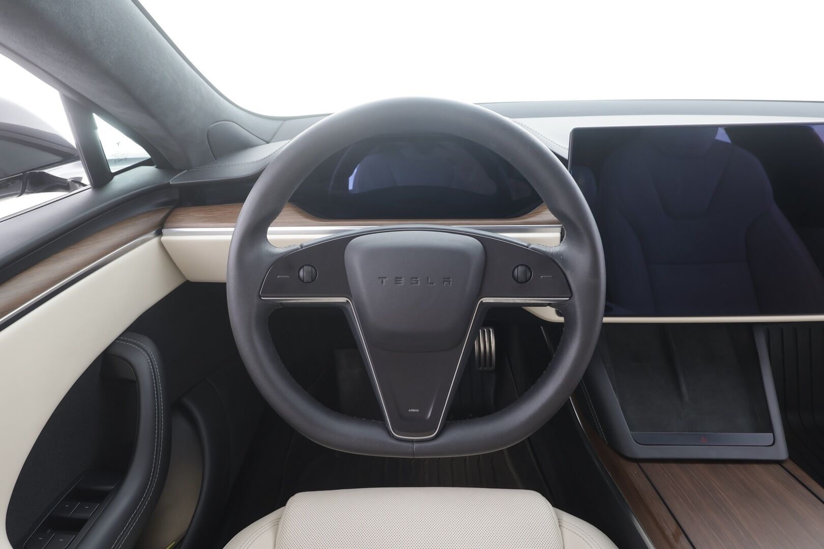 TESLA MODEL S 2023 100kWh Long Range AWD - | Koukku | Ilma-alusta | ILP | ACC | Matrix-LED | Lasikatto | P.Kamera | Ilmastoitu Muistipenkki | Premium Audio | Navi | Keyless  | 2x Latauskaapelit | Kahdet renkaat |