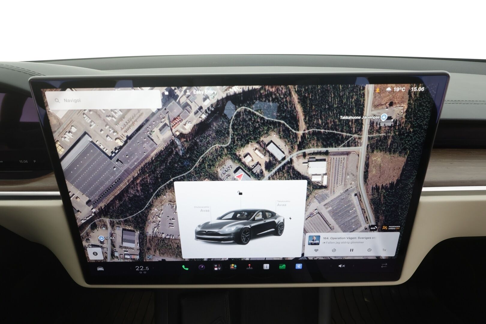 TESLA MODEL S 2023 100kWh Long Range AWD - | Koukku | Ilma-alusta | ILP | ACC | Matrix-LED | Lasikatto | P.Kamera | Ilmastoitu Muistipenkki | Premium Audio | Navi | Keyless  | 2x Latauskaapelit | Kahdet renkaat |
