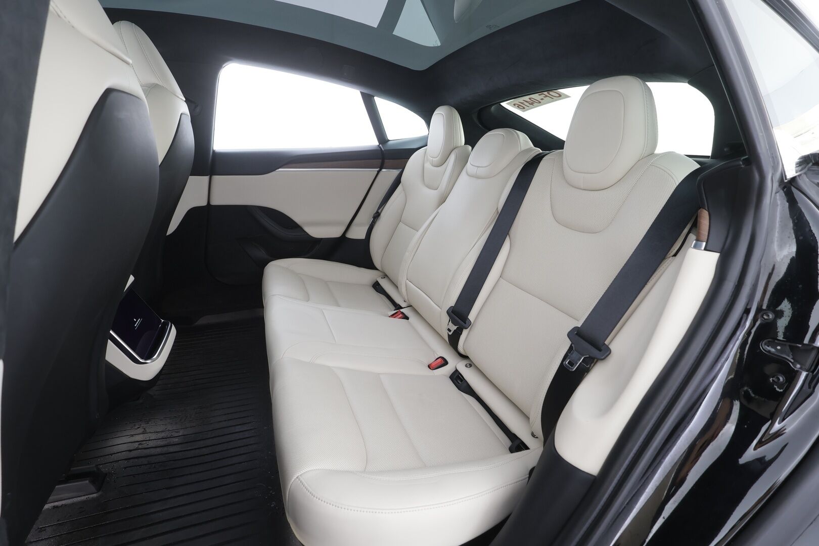 TESLA MODEL S 2023 100kWh Long Range AWD - | Koukku | Ilma-alusta | ILP | ACC | Matrix-LED | Lasikatto | P.Kamera | Ilmastoitu Muistipenkki | Premium Audio | Navi | Keyless  | 2x Latauskaapelit | Kahdet renkaat |