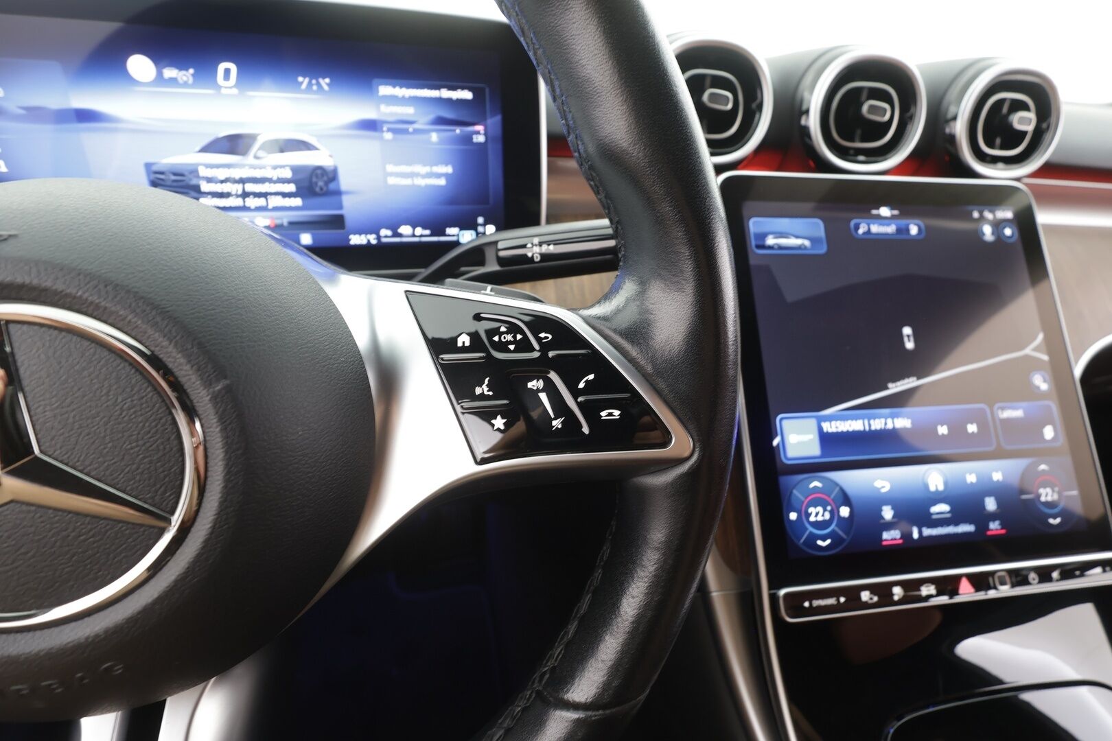 MERCEDES-BENZ C 2023 300e T a 9G-Tronic Avantgarde - | Distronic Pro | Akkukäyttöinen | Koukku | Ruskeat Nahat | P.Kamera | Burmester | LED High Performance | Kahdet Renkaat |