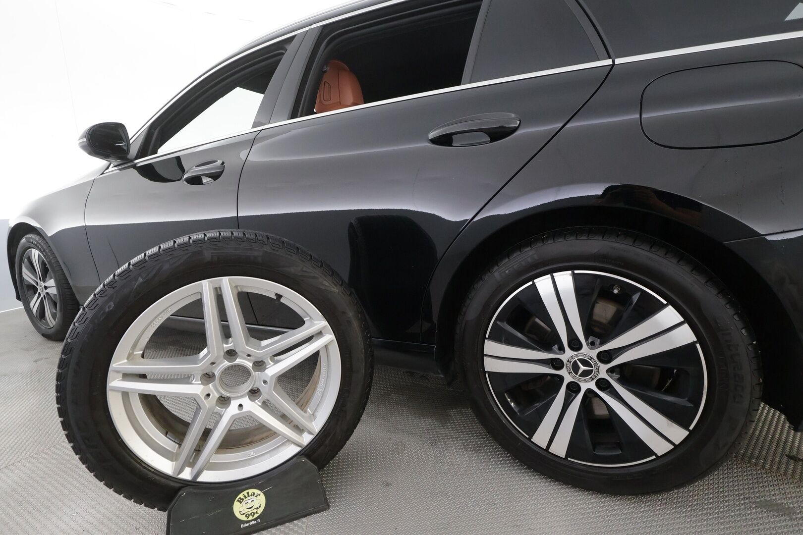 MERCEDES-BENZ C 2023 300e T a 9G-Tronic Avantgarde - | Distronic Pro | Akkukäyttöinen | Koukku | Ruskeat Nahat | P.Kamera | Burmester | LED High Performance | Kahdet Renkaat |
