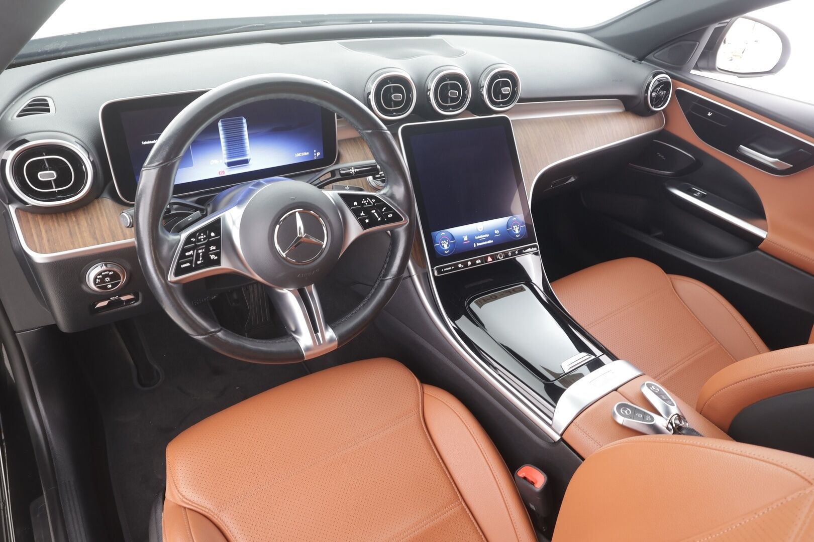 MERCEDES-BENZ C 2023 300e T a 9G-Tronic Avantgarde - | Distronic Pro | Akkukäyttöinen | Koukku | Ruskeat Nahat | P.Kamera | Burmester | LED High Performance | Kahdet Renkaat |