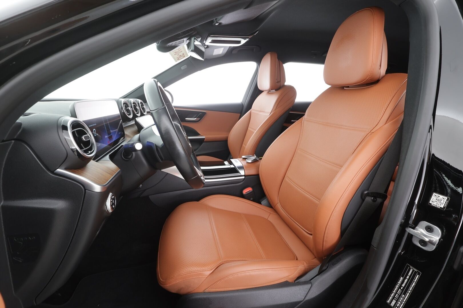 MERCEDES-BENZ C 2023 300e T a 9G-Tronic Avantgarde - | Distronic Pro | Akkukäyttöinen | Koukku | Ruskeat Nahat | P.Kamera | Burmester | LED High Performance | Kahdet Renkaat |