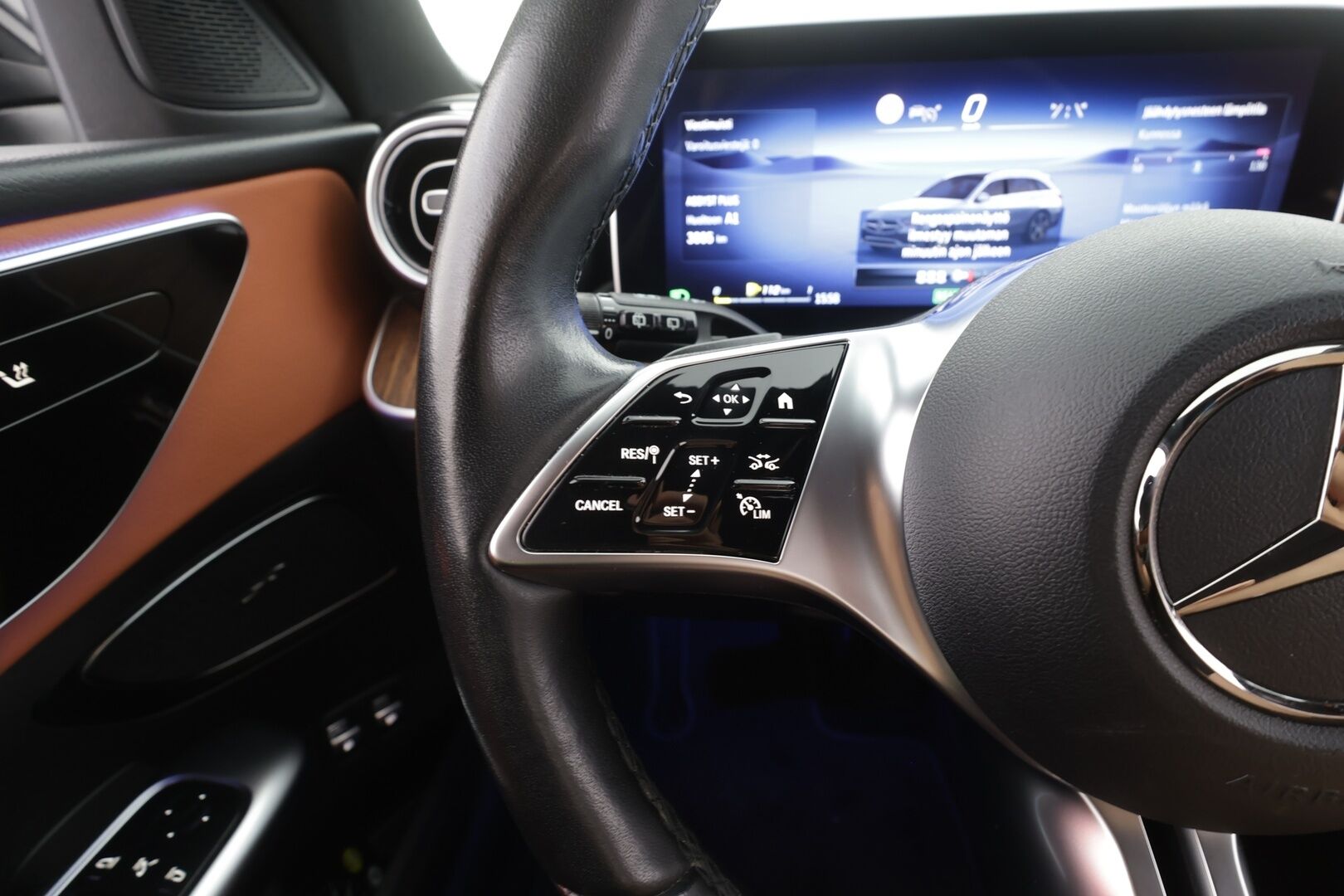 MERCEDES-BENZ C 2023 300e T a 9G-Tronic Avantgarde - | Distronic Pro | Akkukäyttöinen | Koukku | Ruskeat Nahat | P.Kamera | Burmester | LED High Performance | Kahdet Renkaat |