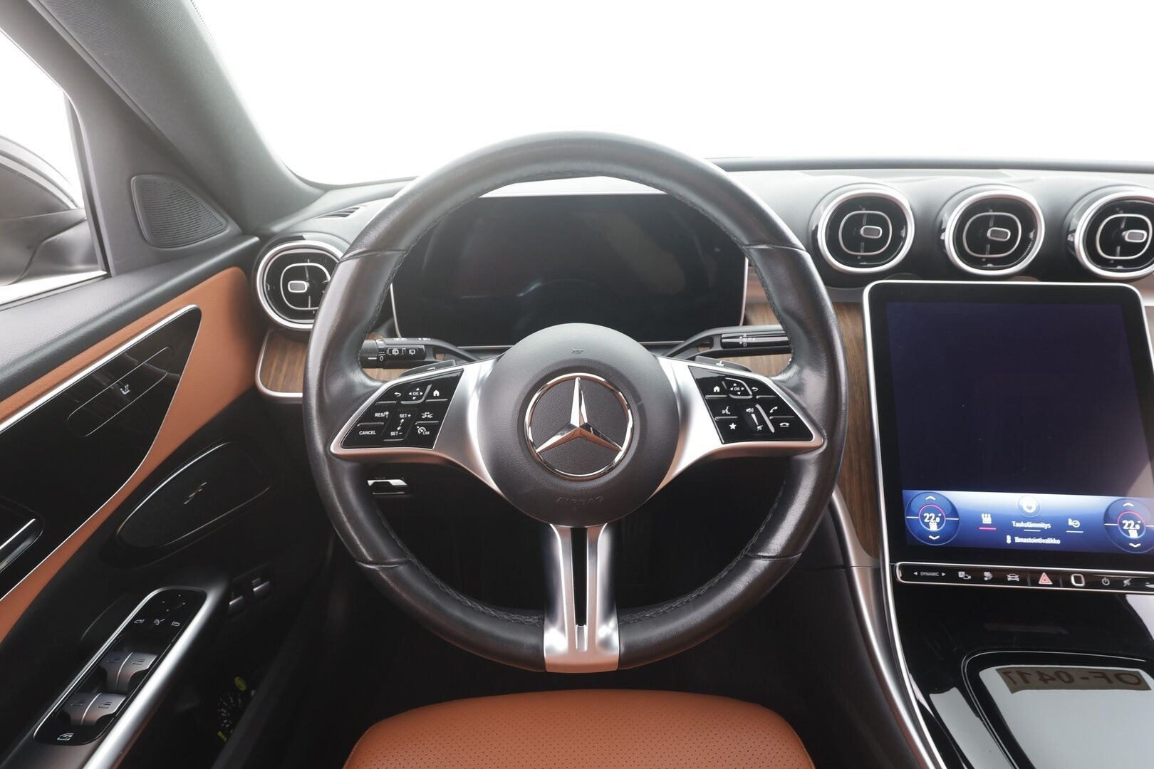 MERCEDES-BENZ C 2023 300e T a 9G-Tronic Avantgarde - | Distronic Pro | Akkukäyttöinen | Koukku | Ruskeat Nahat | P.Kamera | Burmester | LED High Performance | Kahdet Renkaat |