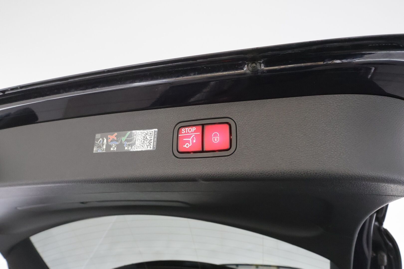 MERCEDES-BENZ E 2025 300 e T A AMG - | Distronic+ | HUD | Digital LED | Panorama | Burmester | Muistipenkit | 360-Kamera | Puolinahat | keyless | Apple&Android | AMG sisä- ja ulkopaketti | Akku kuntotarkastettu | Puhdas Carvertical |