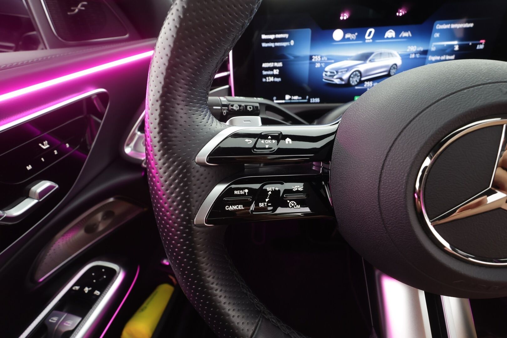 MERCEDES-BENZ E 2025 300 e T A AMG - | Distronic+ | HUD | Digital LED | Panorama | Burmester | Muistipenkit | 360-Kamera | Puolinahat | keyless | Apple&Android | AMG sisä- ja ulkopaketti | Akku kuntotarkastettu | Puhdas Carvertical |
