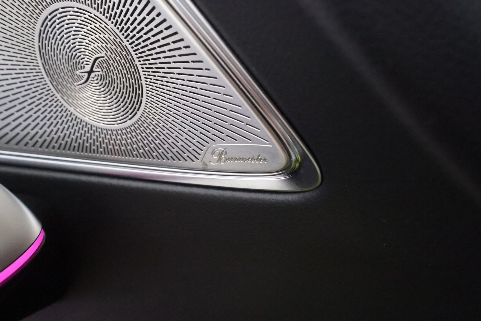 MERCEDES-BENZ E 2025 300 e T A AMG - | Distronic+ | HUD | Digital LED | Panorama | Burmester | Muistipenkit | 360-Kamera | Puolinahat | keyless | Apple&Android | AMG sisä- ja ulkopaketti | Akku kuntotarkastettu | Puhdas Carvertical |