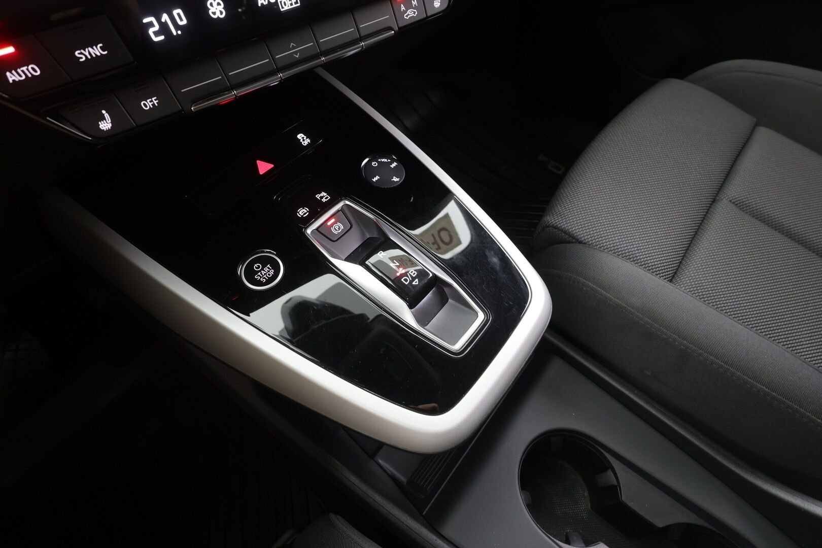 AUDI Q4 E-TRON 2023 50 Quattro Proline - | ACC | ILP | Koukku | Matrix-LED | Sporttipenkit | P.Kamera | Digimittaristo | Apple&Android | Merkkihuollettu | Kahdet Renkaat |