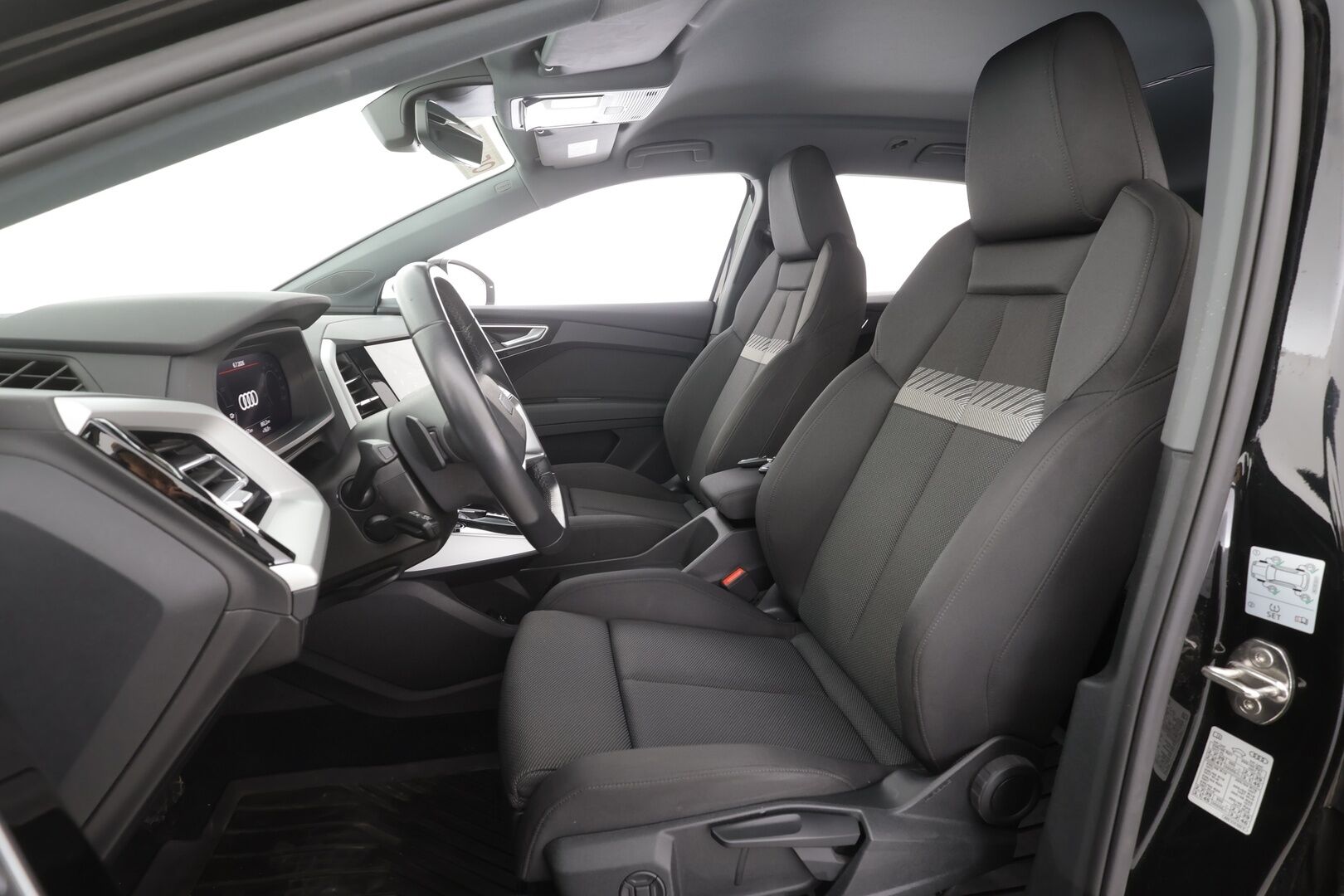 AUDI Q4 E-TRON 2023 50 Quattro Proline - | ACC | ILP | Koukku | Matrix-LED | Sporttipenkit | P.Kamera | Digimittaristo | Apple&Android | Merkkihuollettu | Kahdet Renkaat |