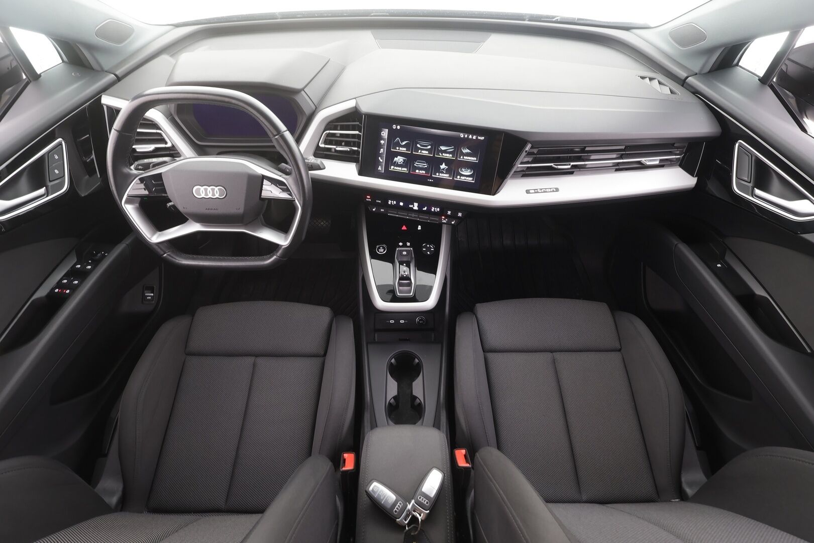 AUDI Q4 E-TRON 2023 50 Quattro Proline - | ACC | ILP | Koukku | Matrix-LED | Sporttipenkit | P.Kamera | Digimittaristo | Apple&Android | Merkkihuollettu | Kahdet Renkaat |