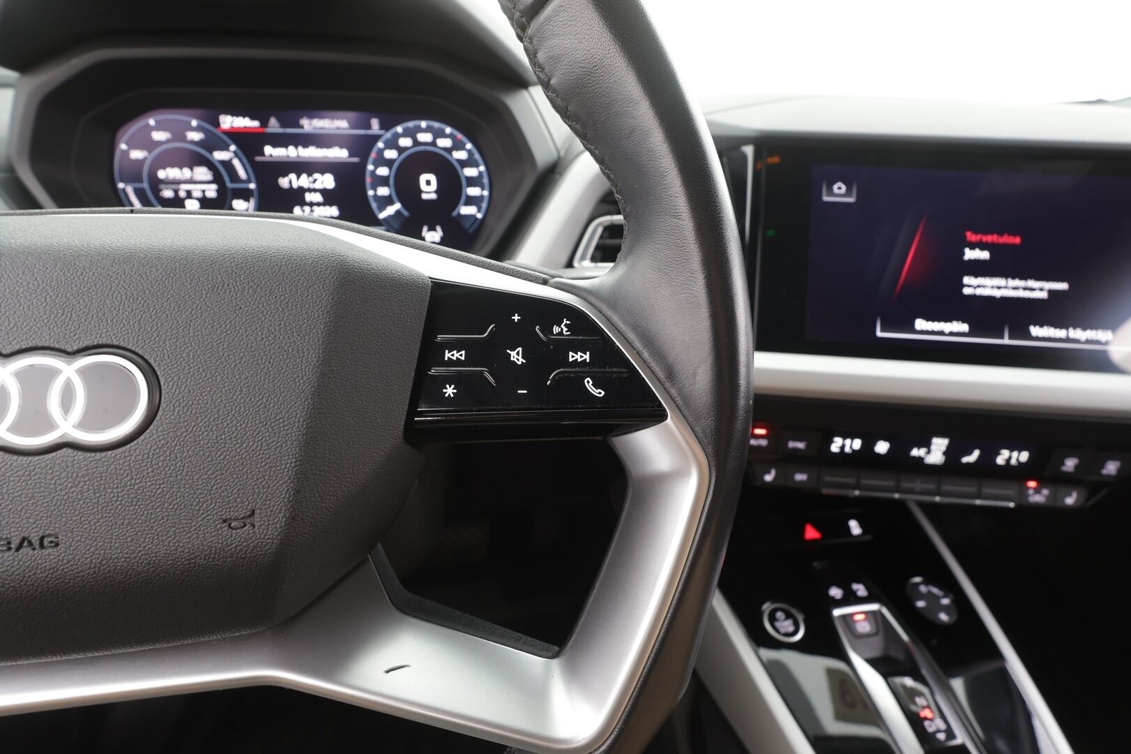 AUDI Q4 E-TRON 2023 50 Quattro Proline - | ACC | ILP | Koukku | Matrix-LED | Sporttipenkit | P.Kamera | Digimittaristo | Apple&Android | Merkkihuollettu | Kahdet Renkaat |