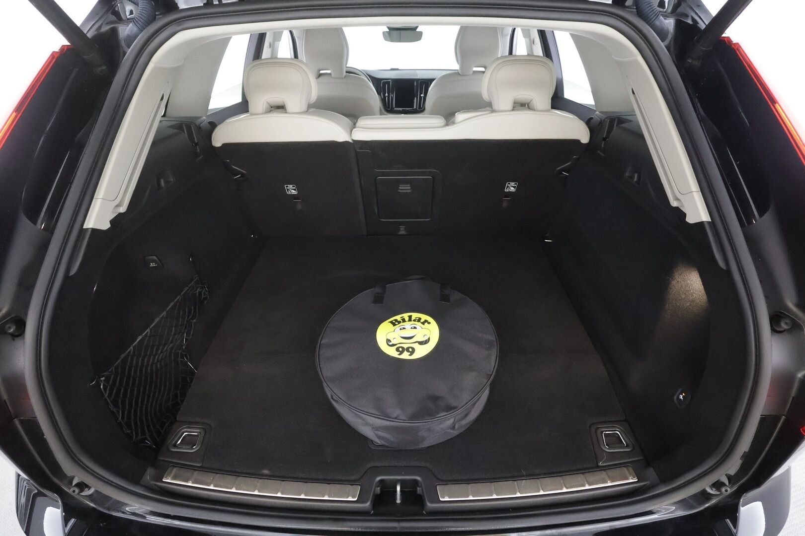Volvo XC60 2022 T6 AWD Recharge Long Range Inscription - | ACC | Webasto | Koukku | Ilm. muistinahat | Harman/Kardon | 360° | Panorama | Pilot assist | Sporttipenkit | Merkkihuollot | 2x renkaat aluin |