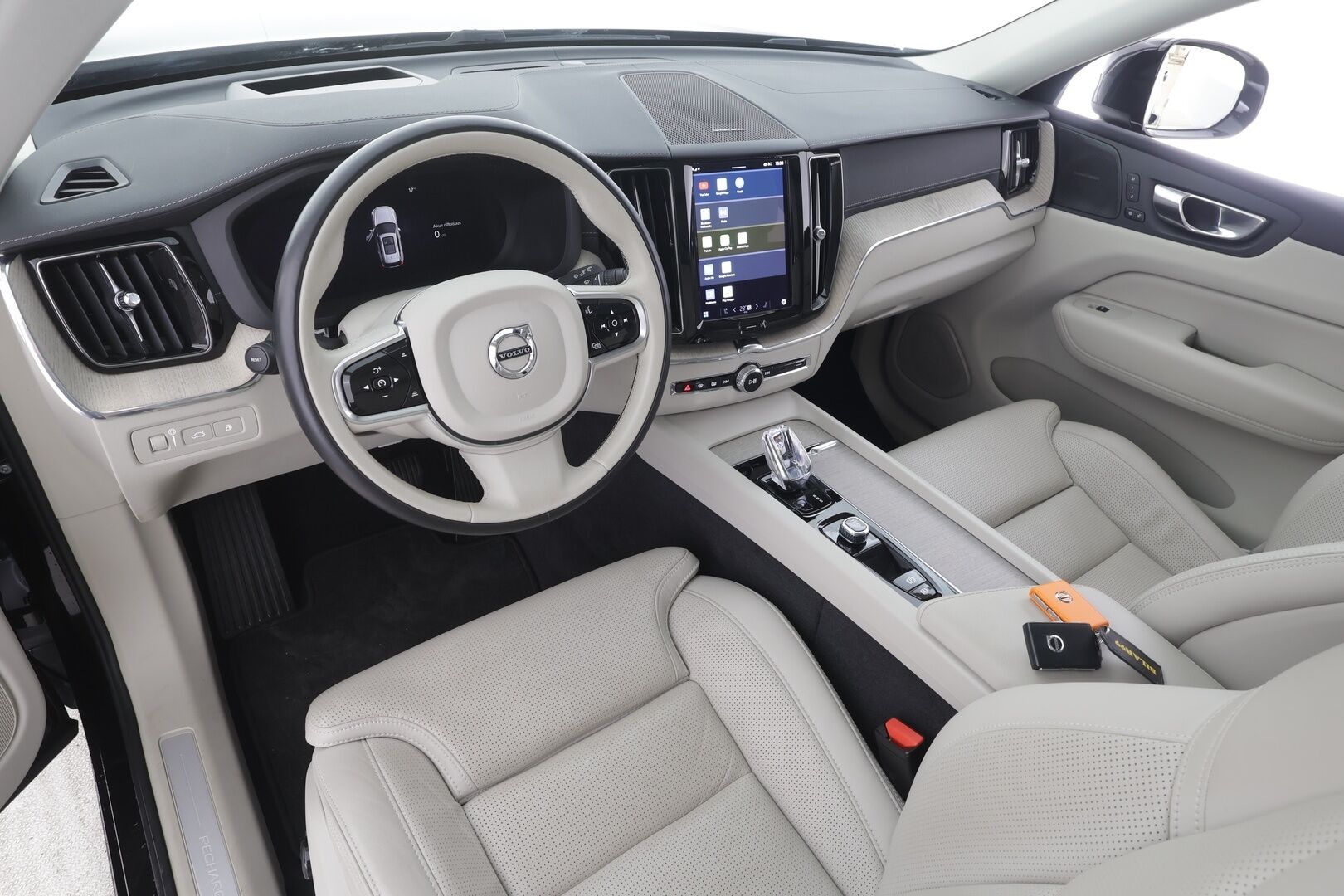 Volvo XC60 2022 T6 AWD Recharge Long Range Inscription - | ACC | Webasto | Koukku | Ilm. muistinahat | Harman/Kardon | 360° | Panorama | Pilot assist | Sporttipenkit | Merkkihuollot | 2x renkaat aluin |
