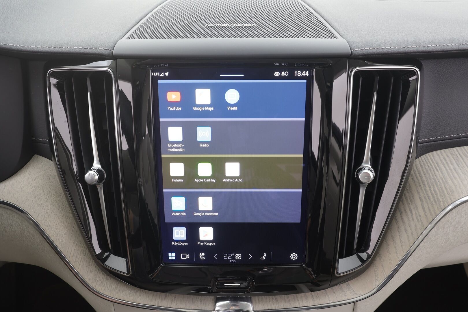 Volvo XC60 2022 T6 AWD Recharge Long Range Inscription - | ACC | Webasto | Koukku | Ilm. muistinahat | Harman/Kardon | 360° | Panorama | Pilot assist | Sporttipenkit | Merkkihuollot | 2x renkaat aluin |