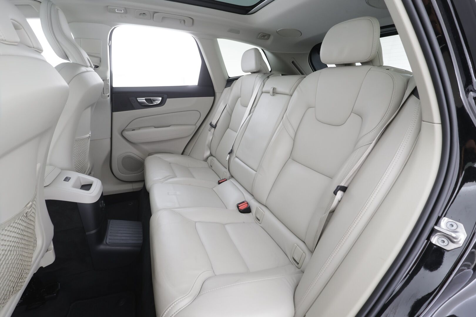 Volvo XC60 2022 T6 AWD Recharge Long Range Inscription - | ACC | Webasto | Koukku | Ilm. muistinahat | Harman/Kardon | 360° | Panorama | Pilot assist | Sporttipenkit | Merkkihuollot | 2x renkaat aluin |