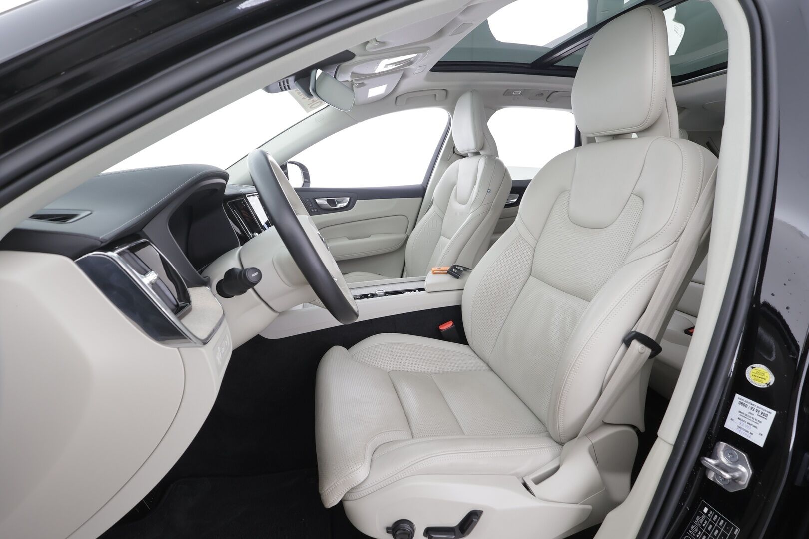 Volvo XC60 2022 T6 AWD Recharge Long Range Inscription - | ACC | Webasto | Koukku | Ilm. muistinahat | Harman/Kardon | 360° | Panorama | Pilot assist | Sporttipenkit | Merkkihuollot | 2x renkaat aluin |