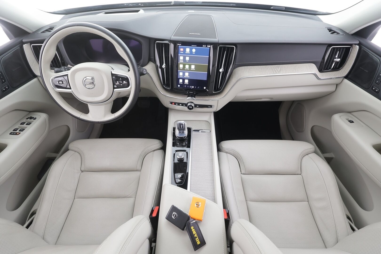 Volvo XC60 2022 T6 AWD Recharge Long Range Inscription - | ACC | Webasto | Koukku | Ilm. muistinahat | Harman/Kardon | 360° | Panorama | Pilot assist | Sporttipenkit | Merkkihuollot | 2x renkaat aluin |