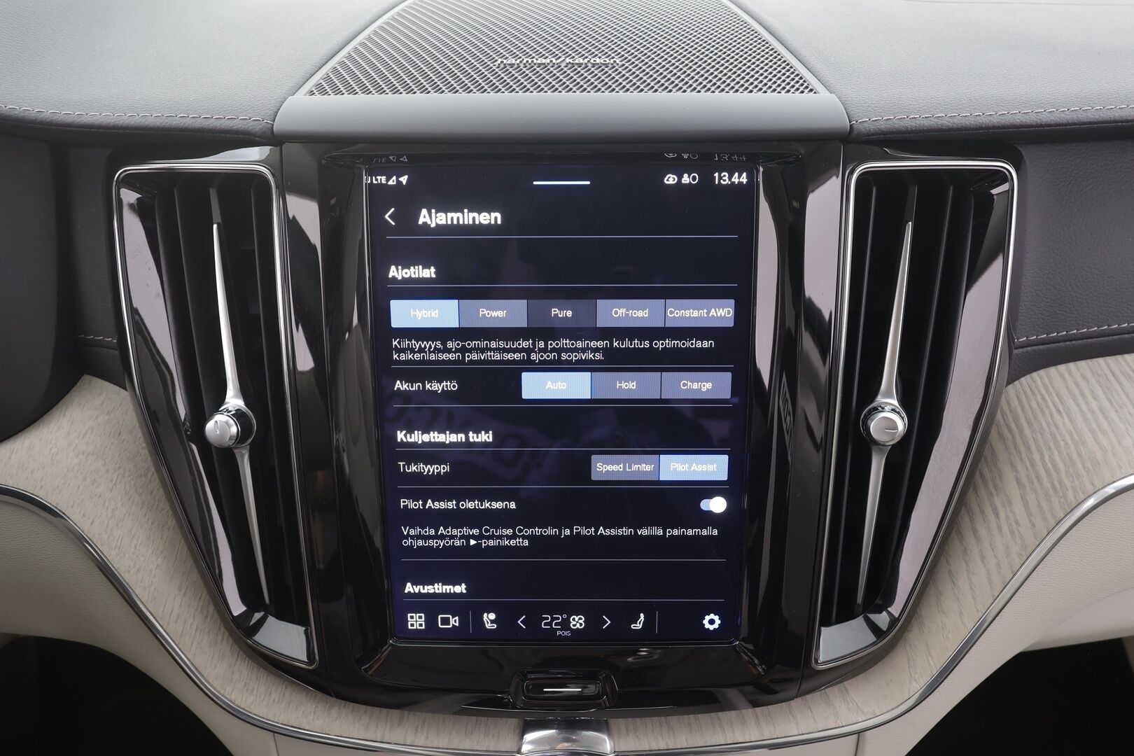 Volvo XC60 2022 T6 AWD Recharge Long Range Inscription - | ACC | Webasto | Koukku | Ilm. muistinahat | Harman/Kardon | 360° | Panorama | Pilot assist | Sporttipenkit | Merkkihuollot | 2x renkaat aluin |