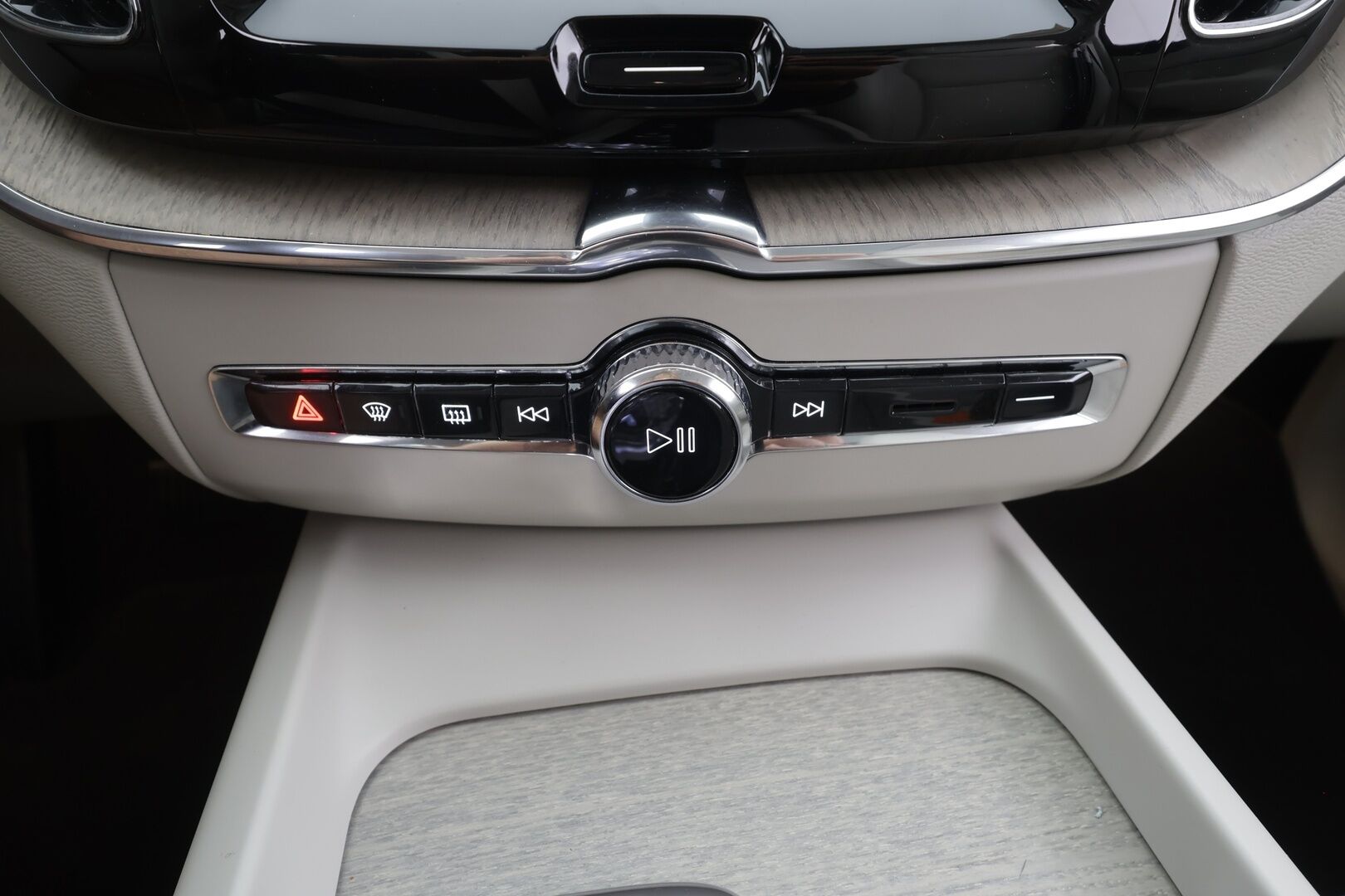 Volvo XC60 2022 T6 AWD Recharge Long Range Inscription - | ACC | Webasto | Koukku | Ilm. muistinahat | Harman/Kardon | 360° | Panorama | Pilot assist | Sporttipenkit | Merkkihuollot | 2x renkaat aluin |