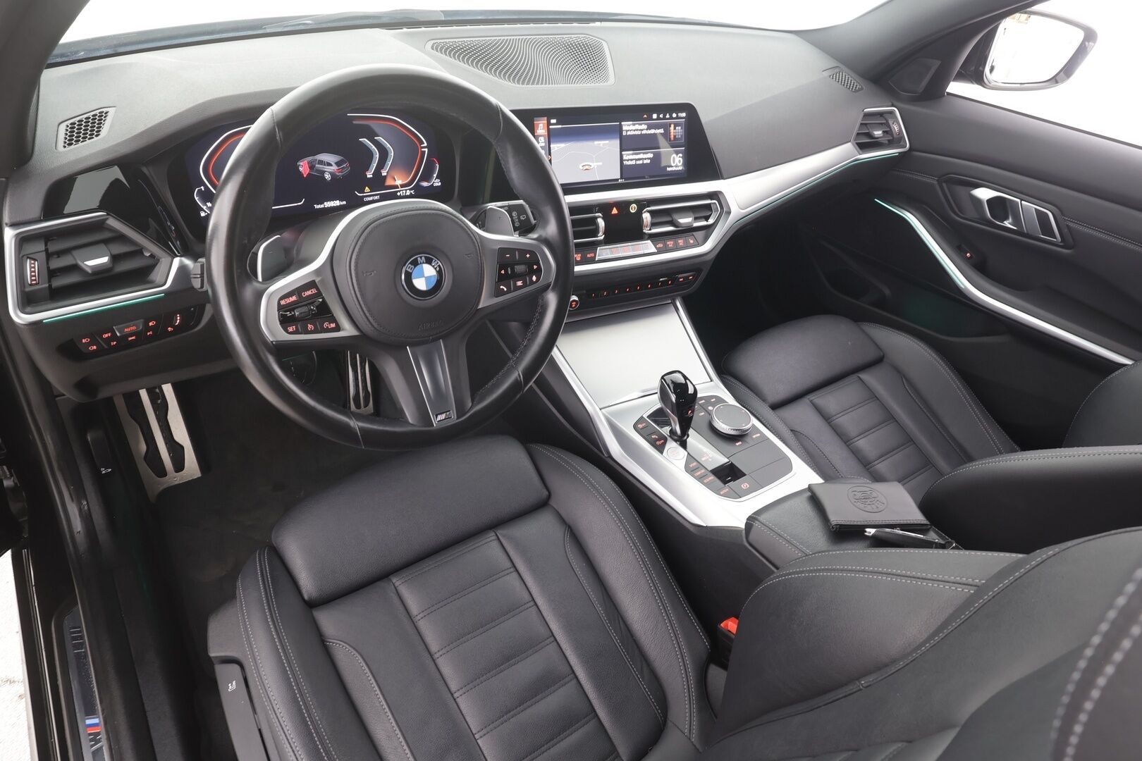 BMW 318 2022 G21 Touring 318i A Business M Sport - Sporttinahat | HiFi | Merkkihuollot | Vakkari | Apple&Android | Peruutuskamera | Digimittari | Shadowline