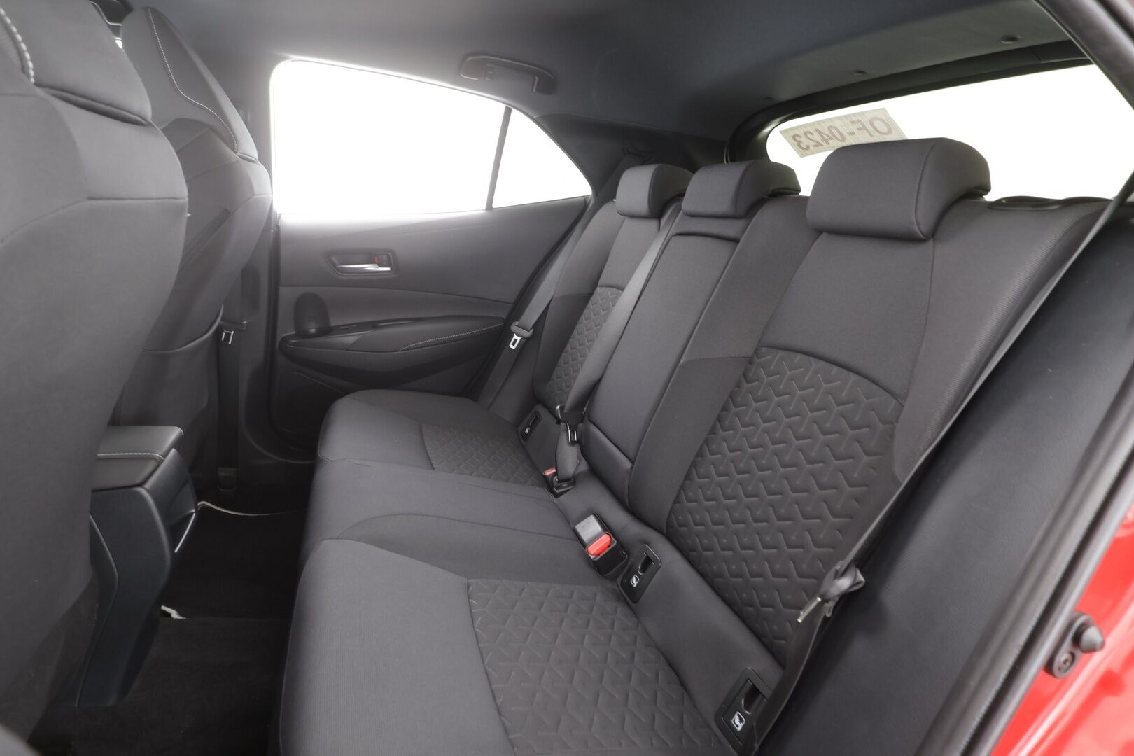 TOYOTA COROLLA 2020 Hatchback 1,8 Hybrid Style - | ACC | LED | P.Kamera | Ratinlämmitys | Digimittaristo | Apple&Android | Kahdet Renkaat |