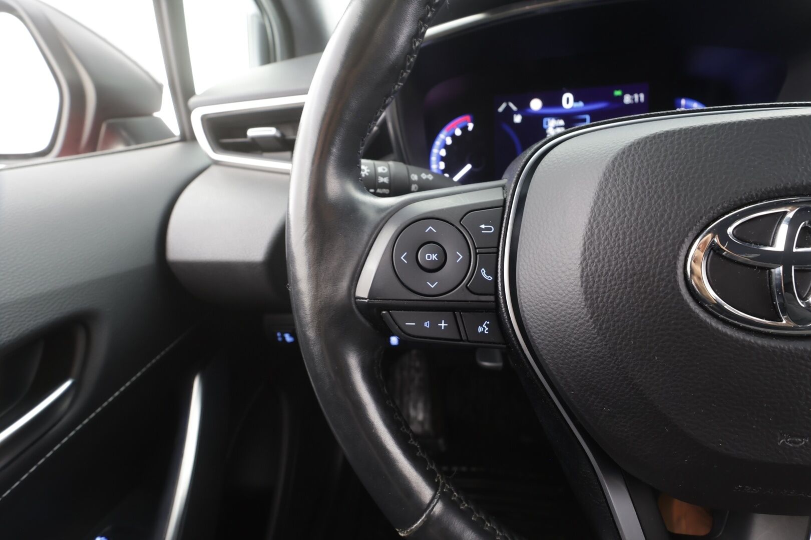 TOYOTA COROLLA 2020 Hatchback 1,8 Hybrid Style - | ACC | LED | P.Kamera | Ratinlämmitys | Digimittaristo | Apple&Android | Kahdet Renkaat |