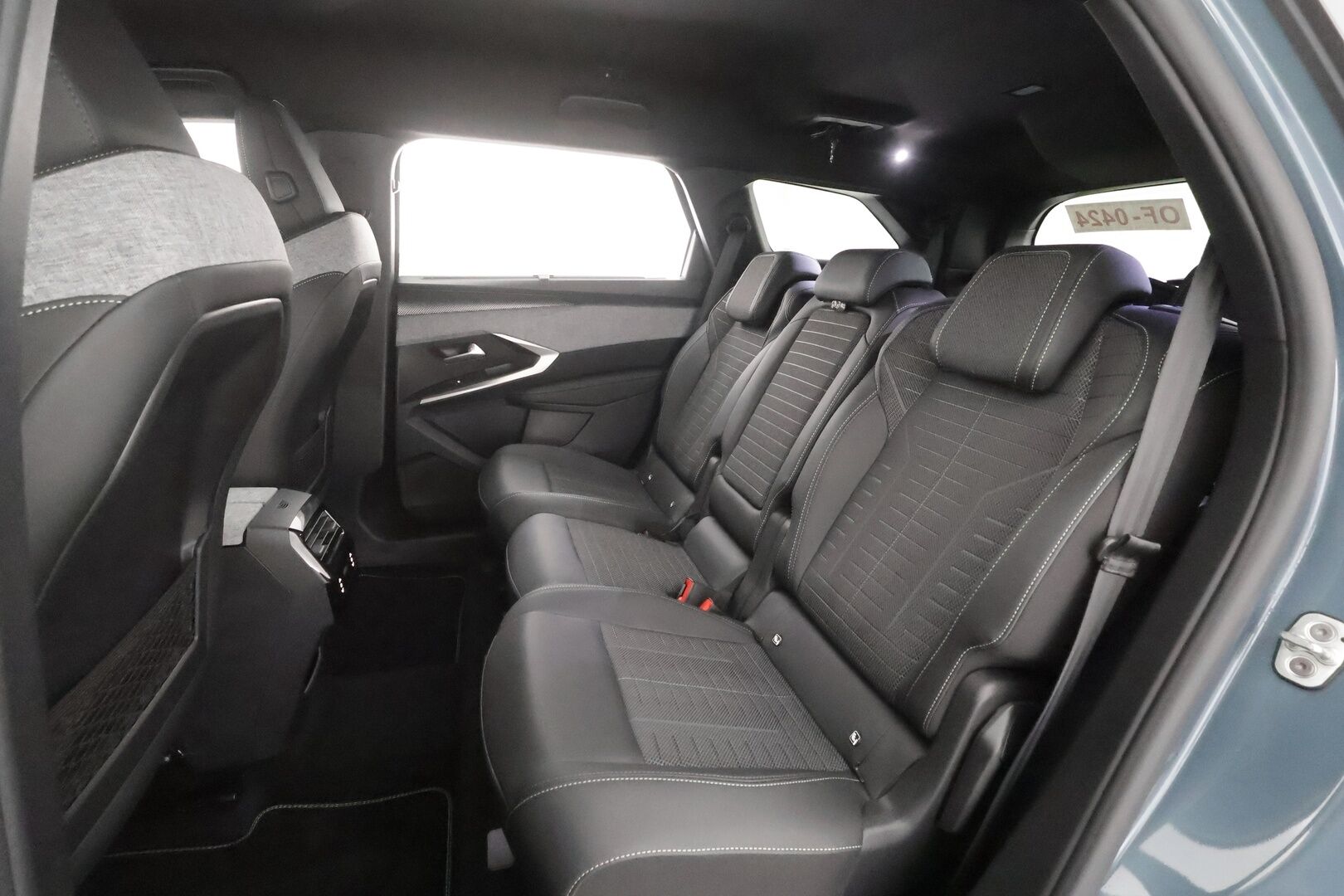 PEUGEOT 5008 2025 GT Hybrid 145 Automaatti 7p - | ACC | LED | 360-Kamera | Puolinahat | Widescreen | Keyless | Apple&Android | Kahdet Renkaat | Merkkihuollettu |